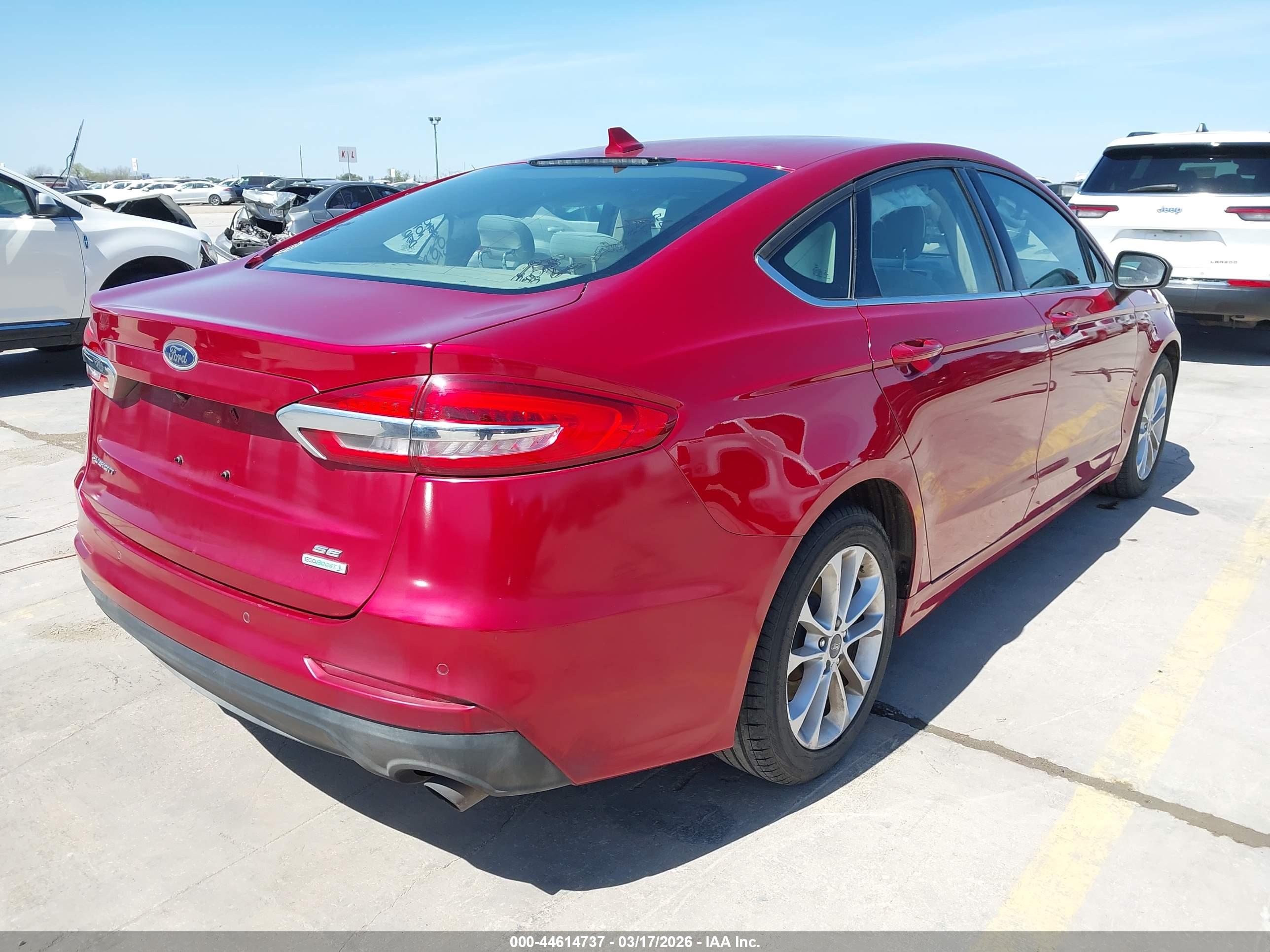 FORD FUSION image 4