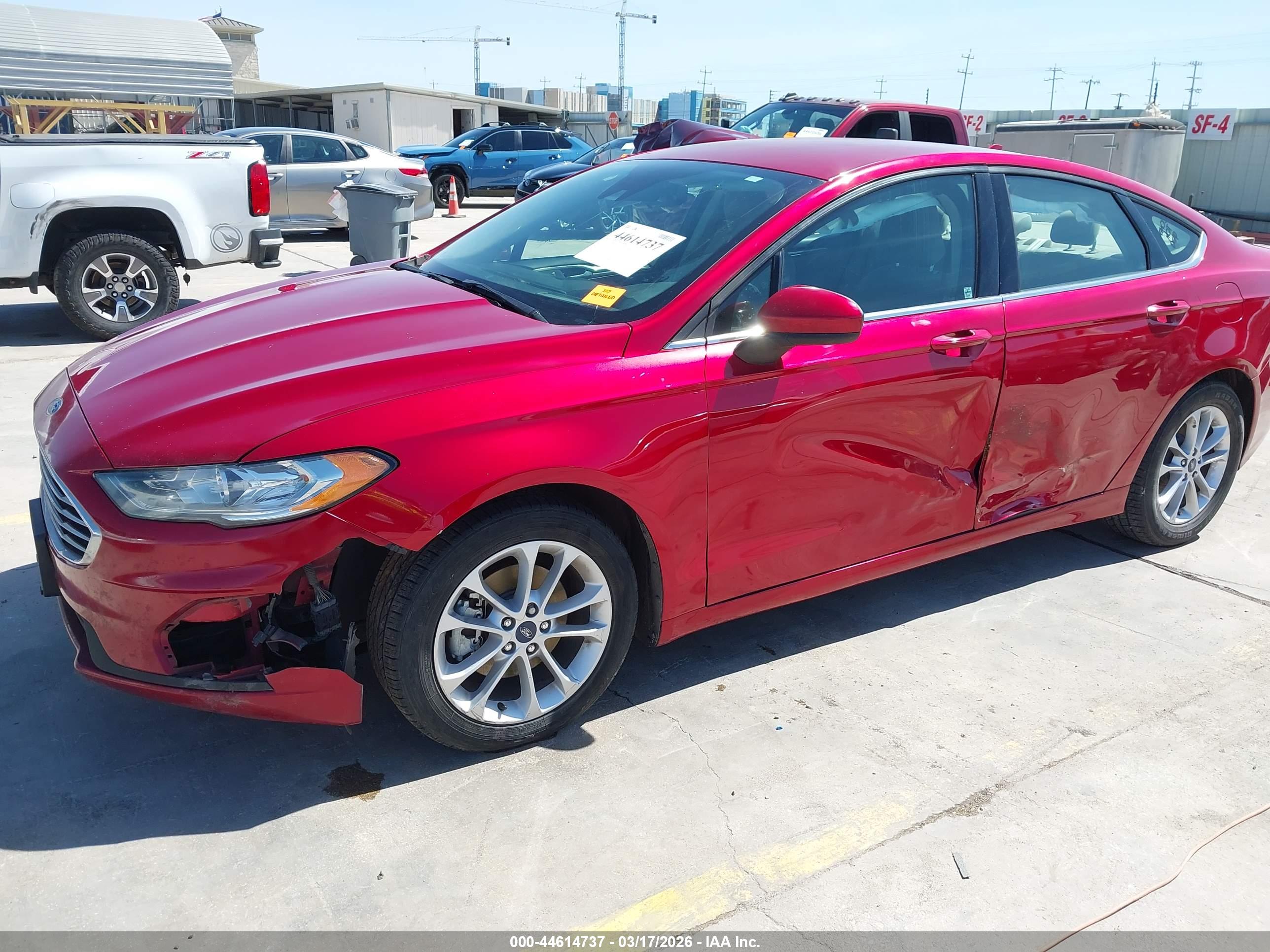 FORD FUSION image 6