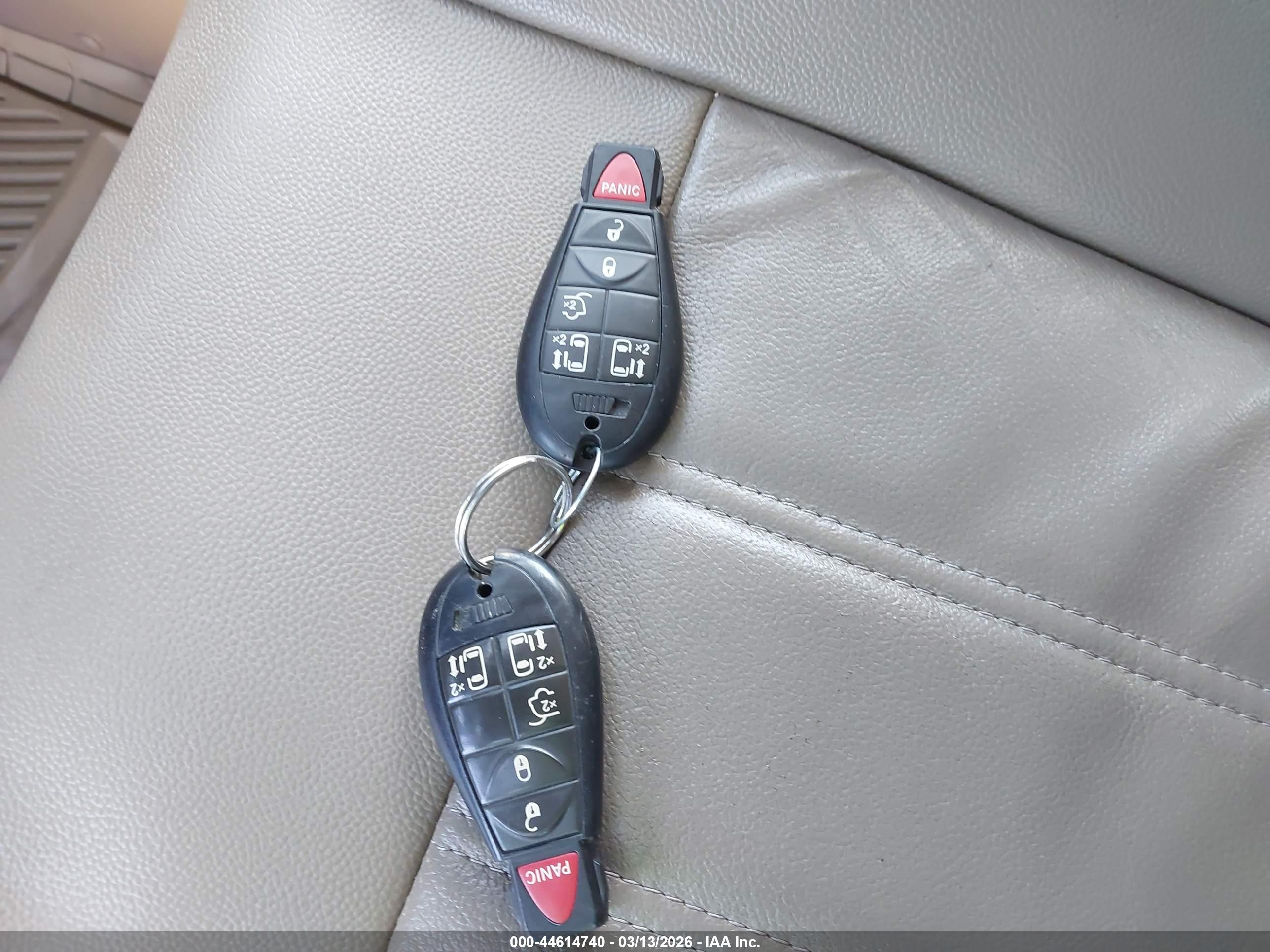 CHRYSLER TOWN image 11