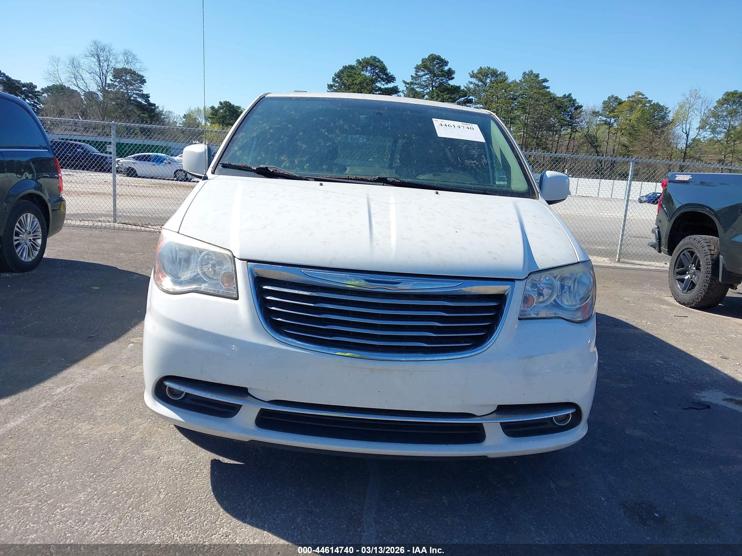 CHRYSLER TOWN image 6