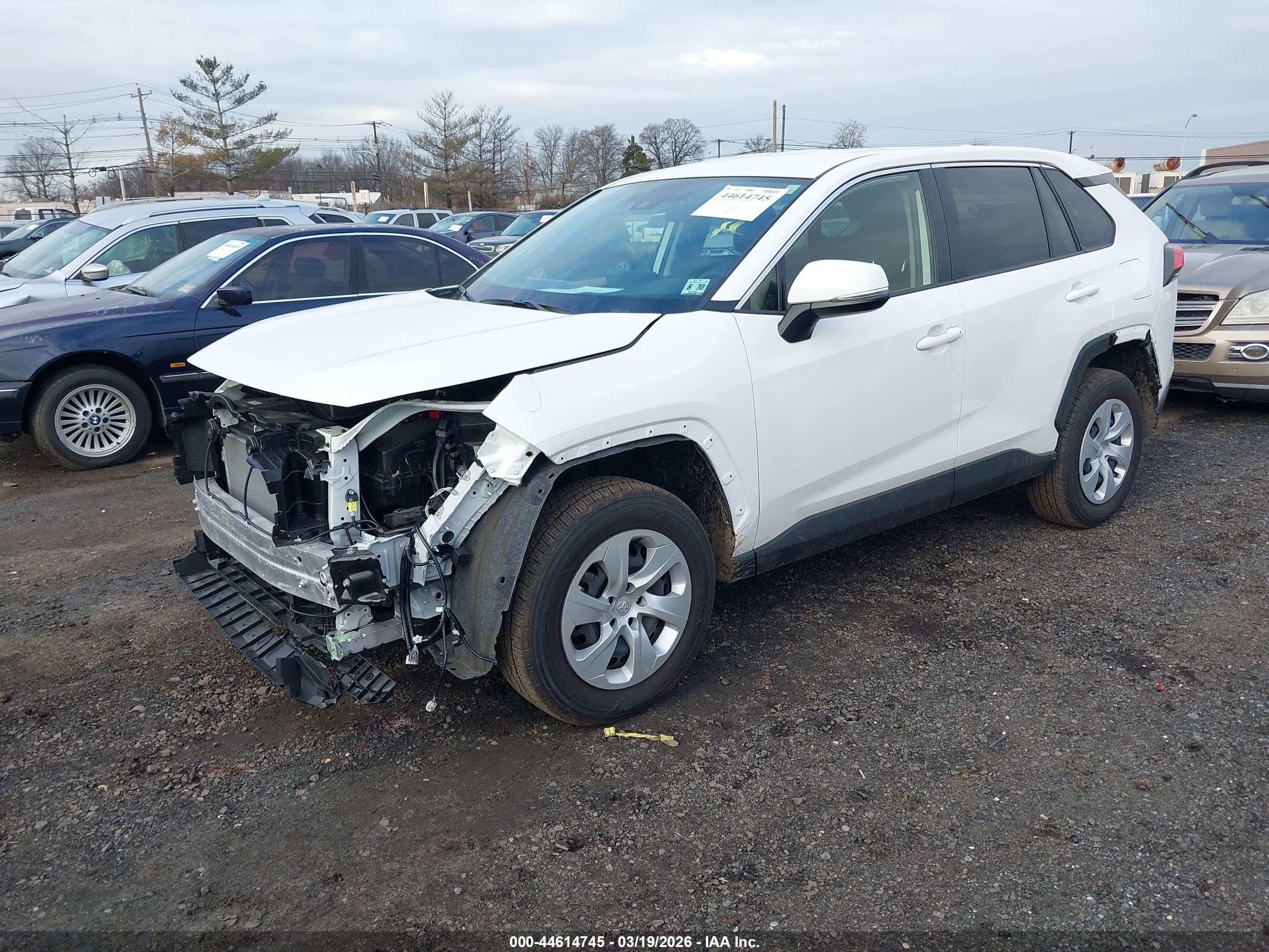 TOYOTA RAV4 image 2