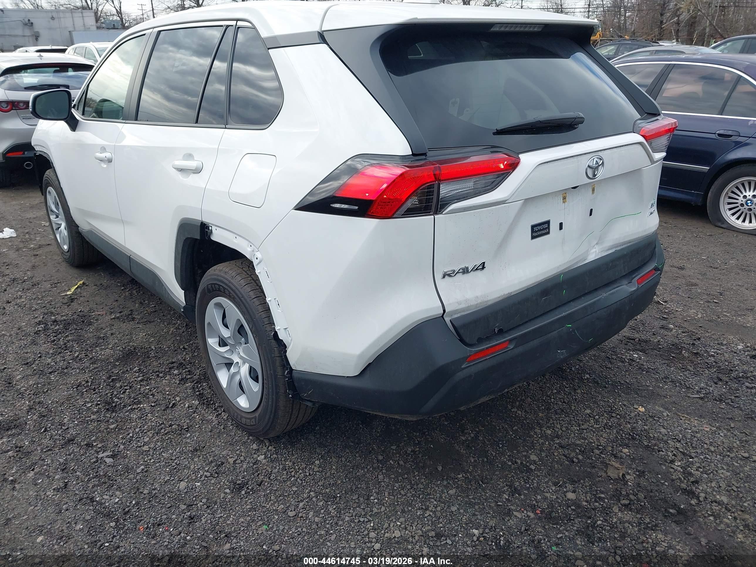 TOYOTA RAV4 image 6