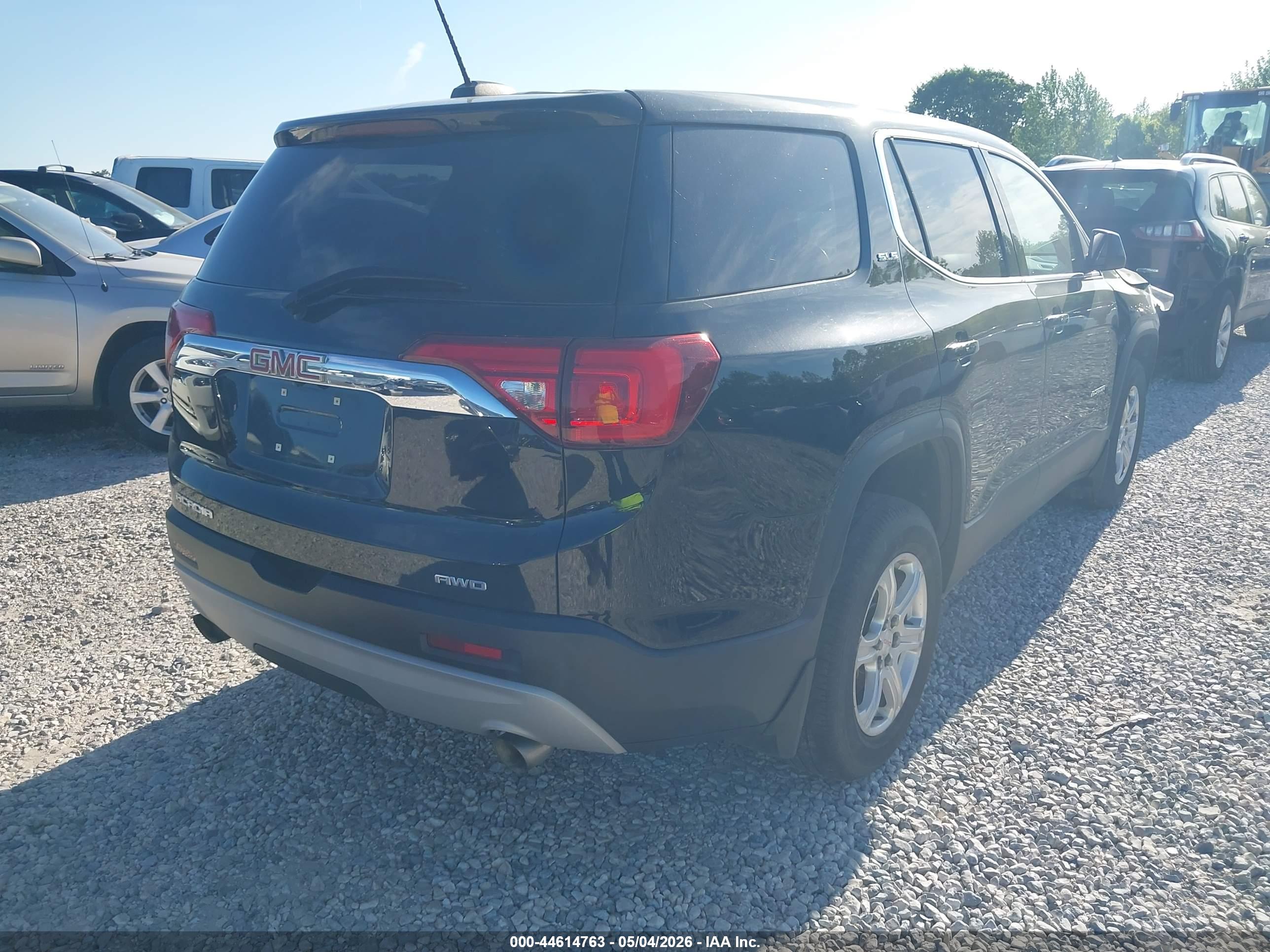 GMC ACADIA image 4