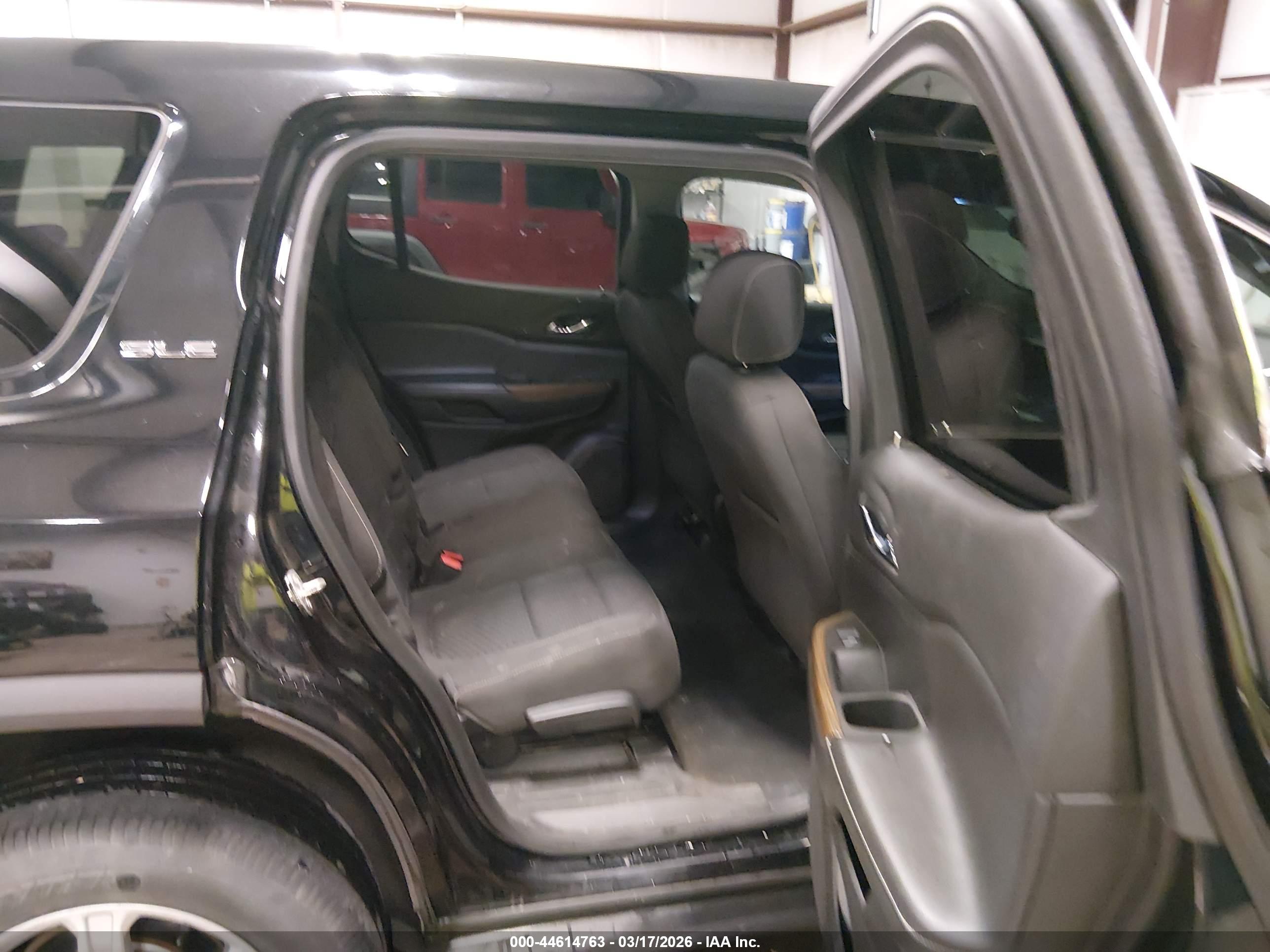 GMC ACADIA image 8