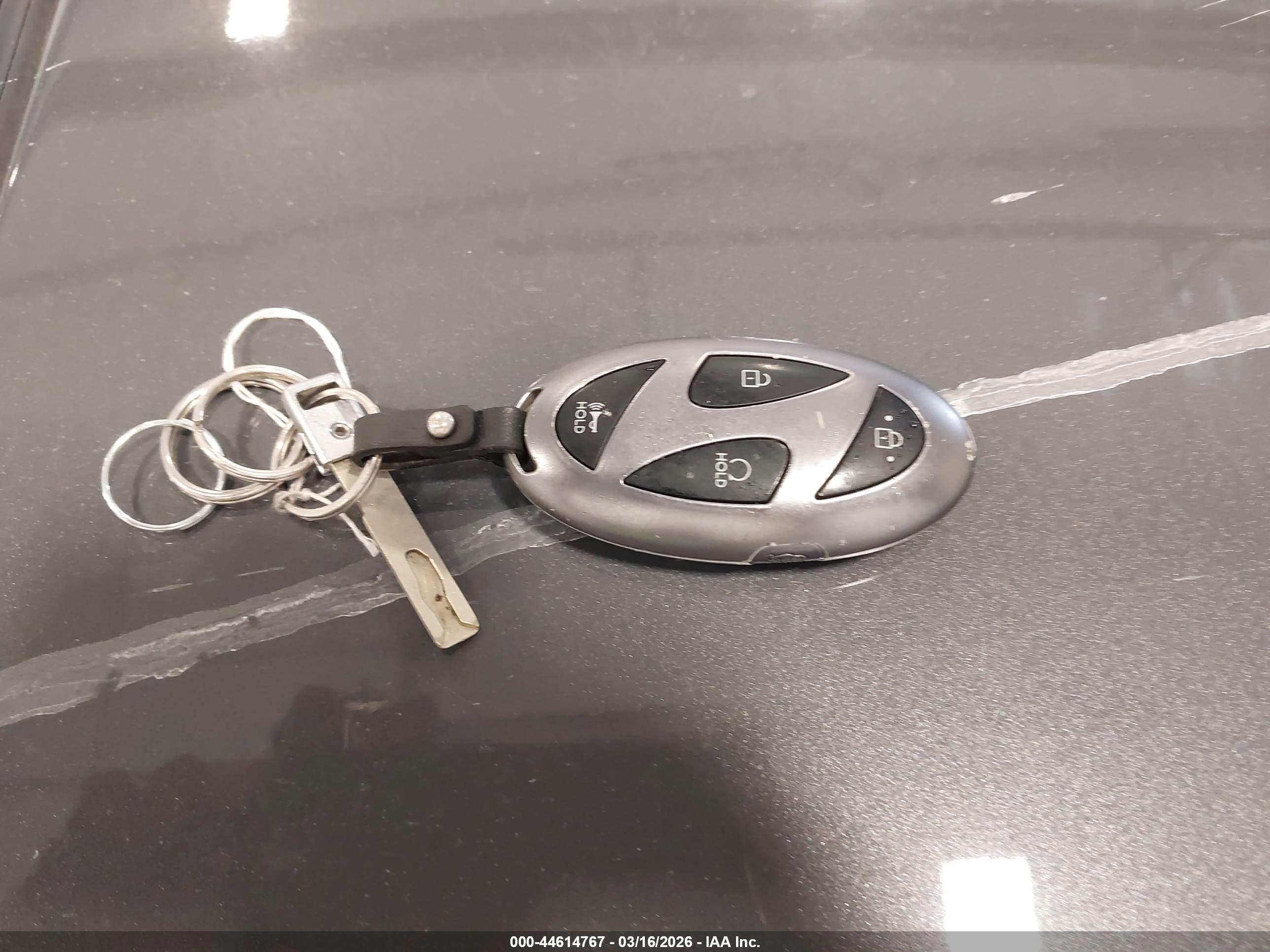 HYUNDAI ELANTRA image 11