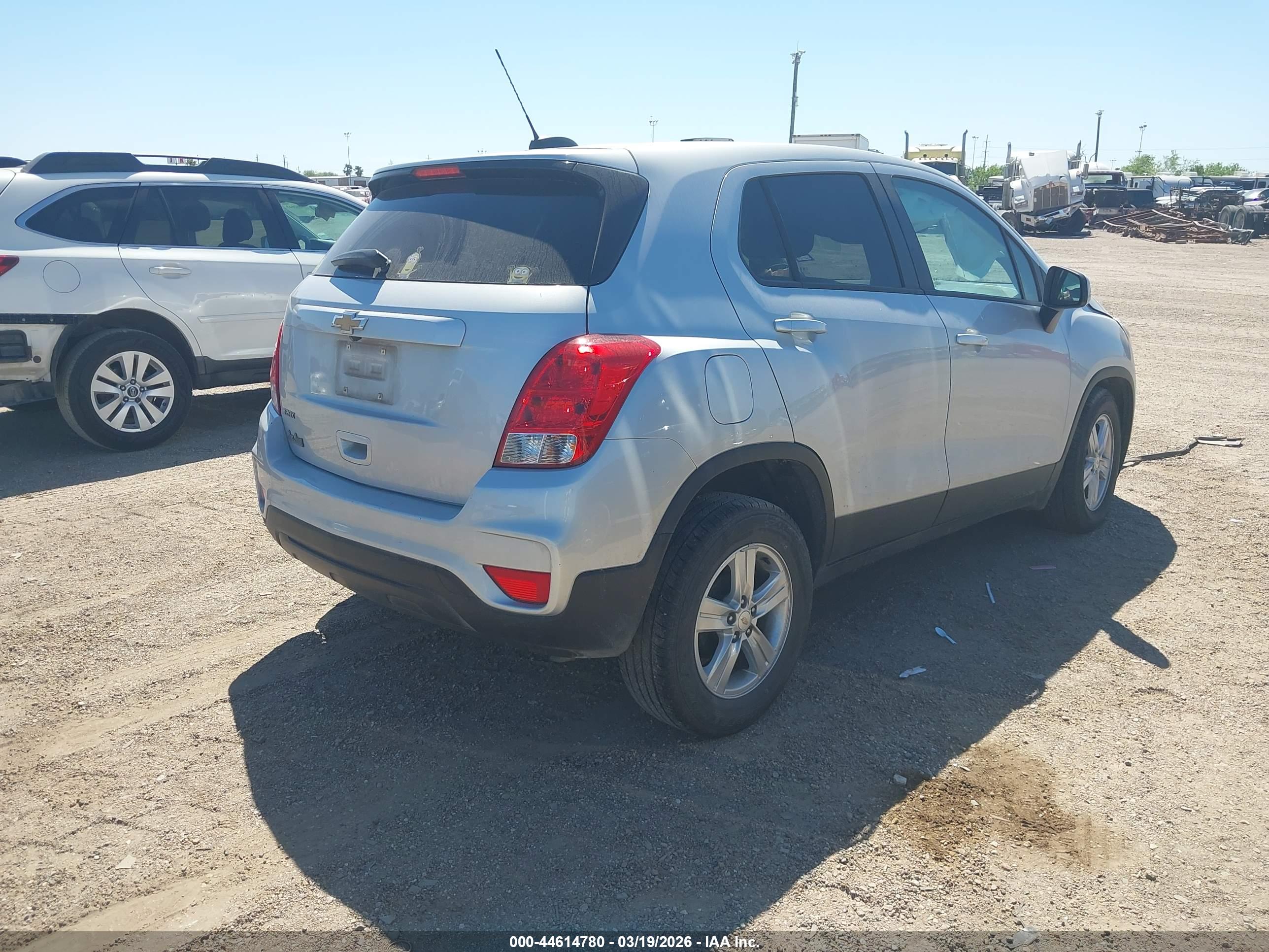 CHEVROLET TRAX image 4