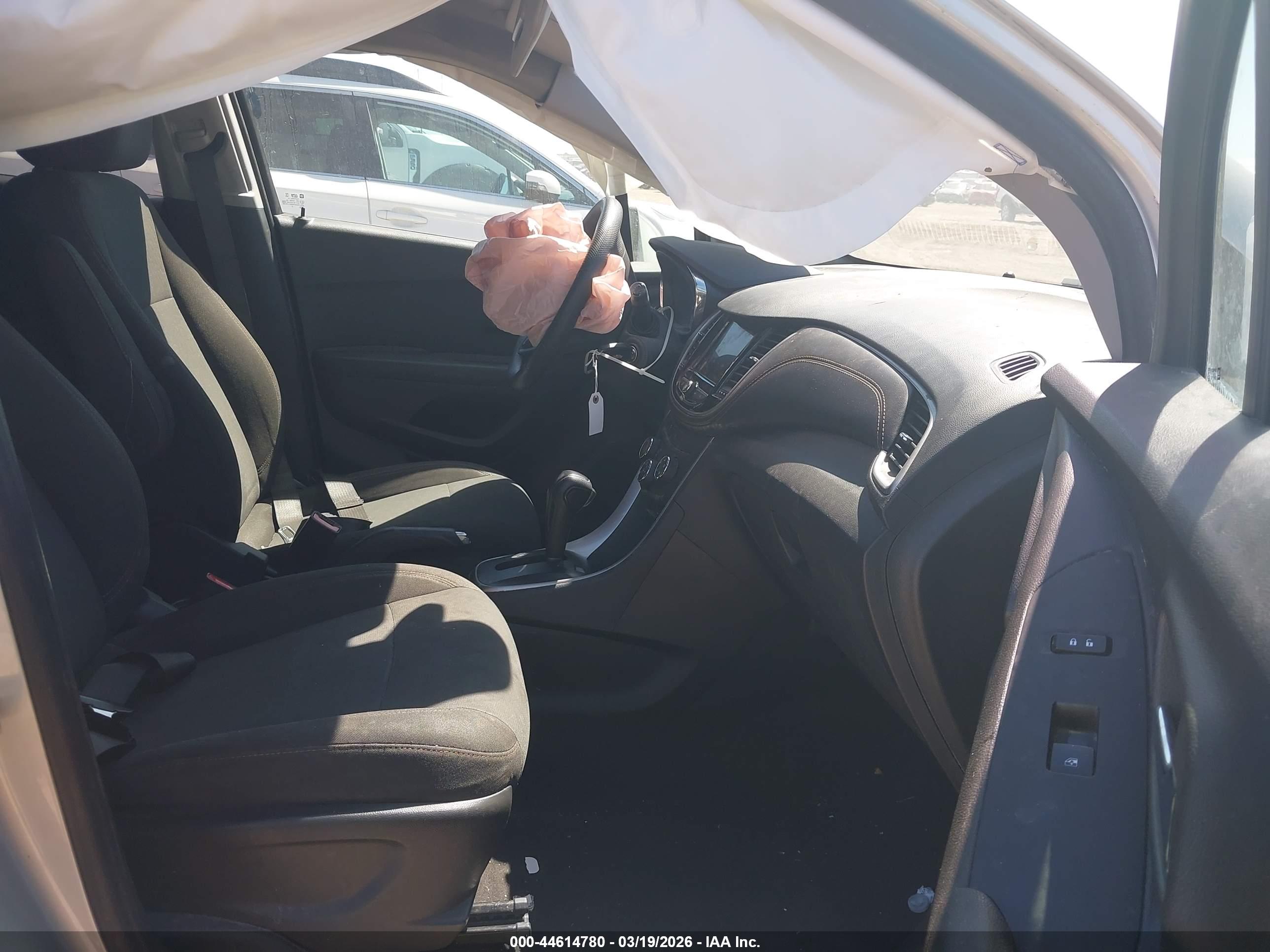 CHEVROLET TRAX image 5