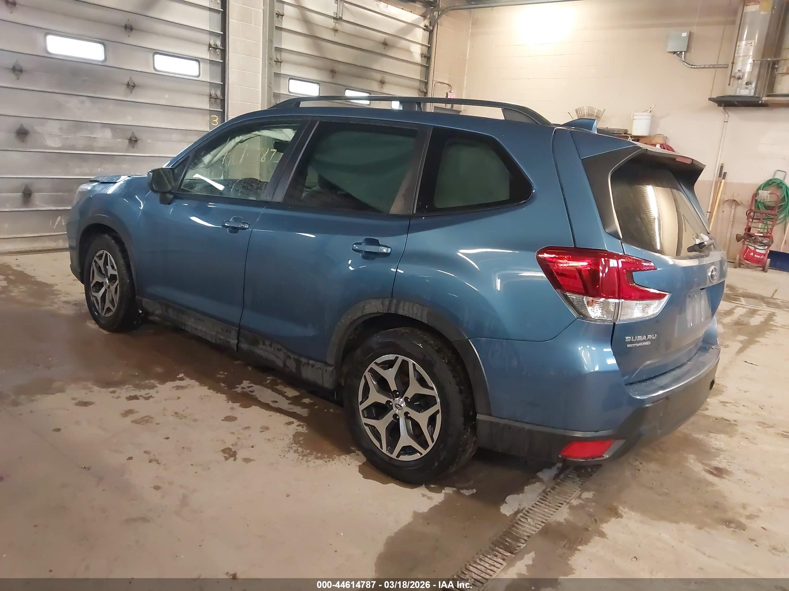 SUBARU FORESTER image 3