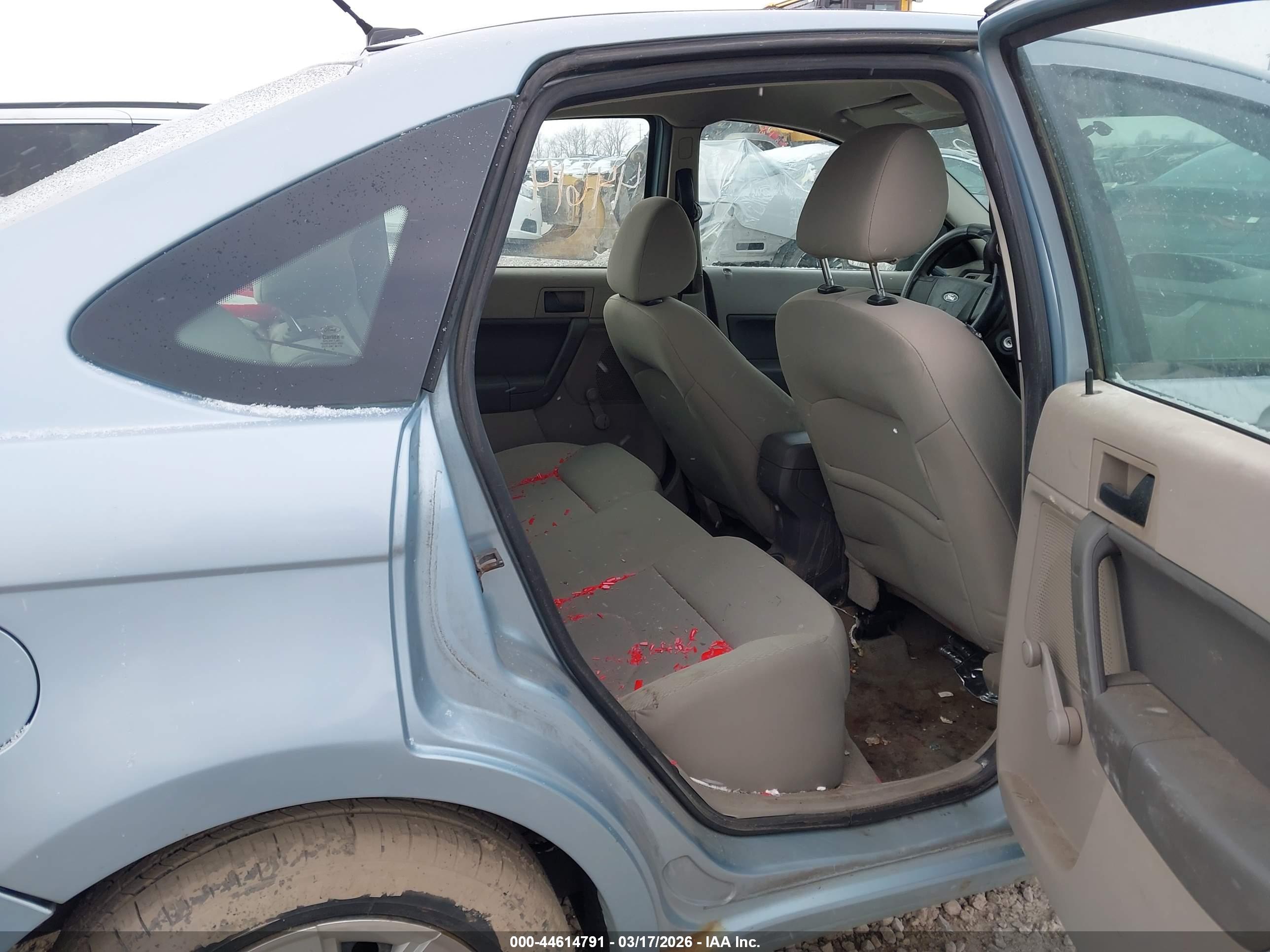 FORD FOCUS image 8