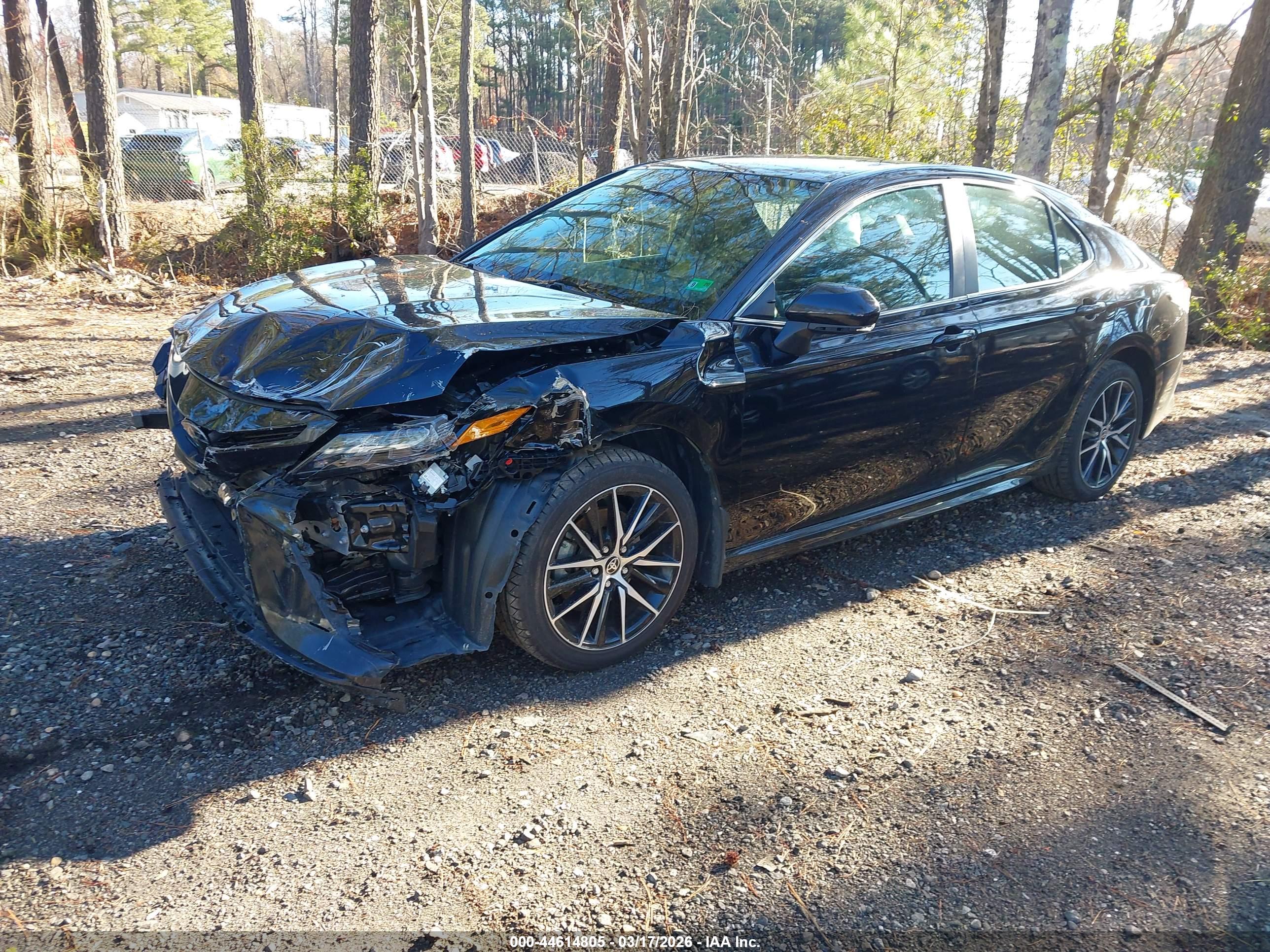 TOYOTA CAMRY image 2