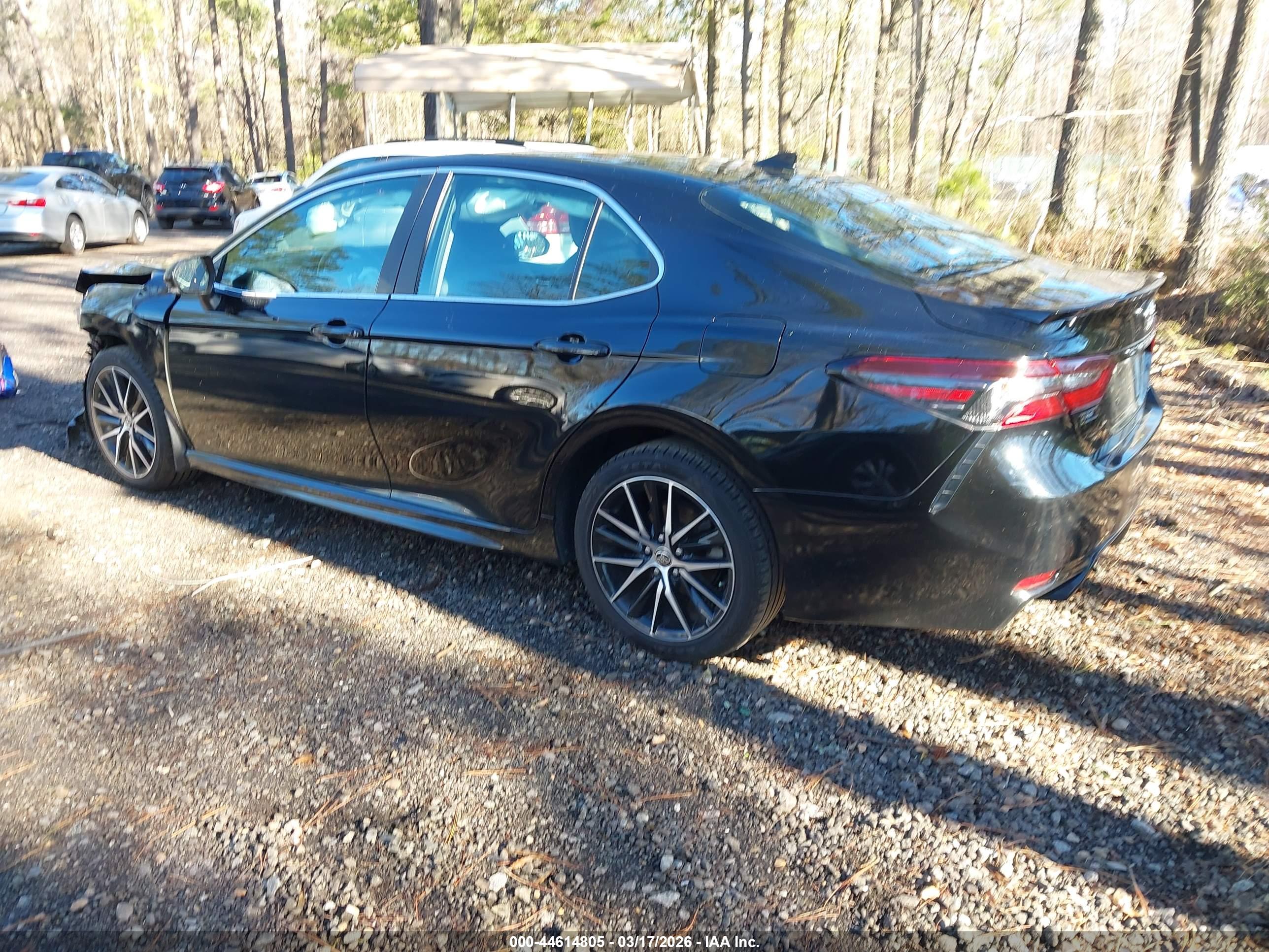 TOYOTA CAMRY image 3