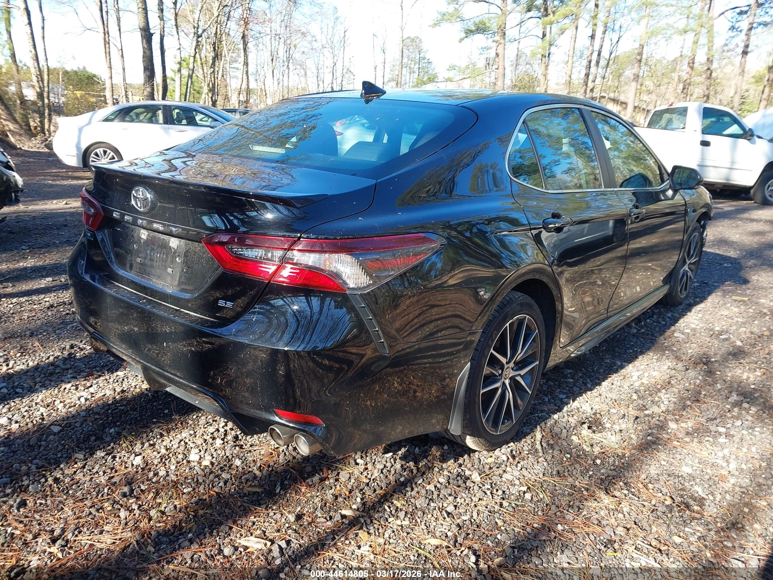 TOYOTA CAMRY image 4