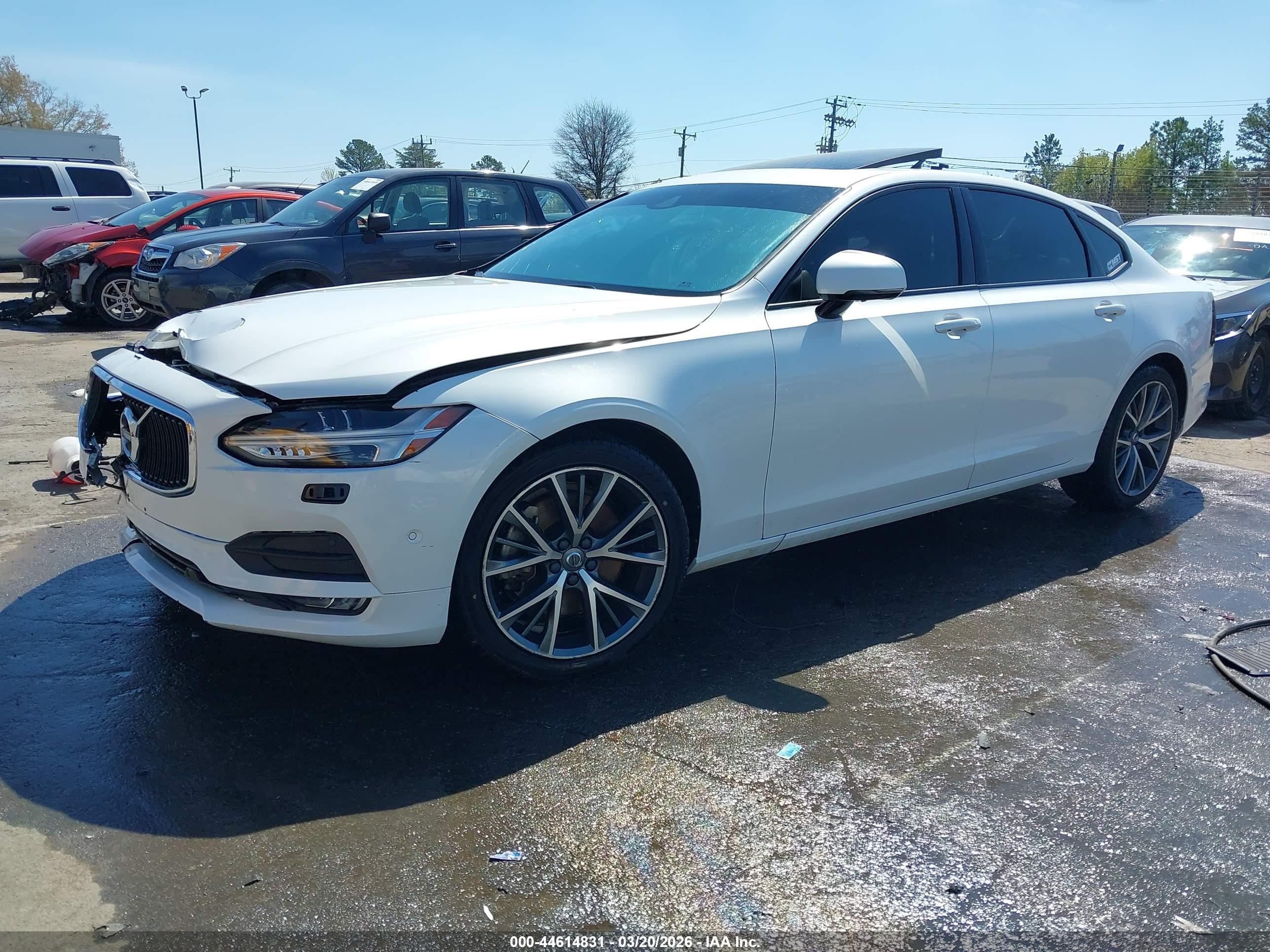 VOLVO S90 image 2
