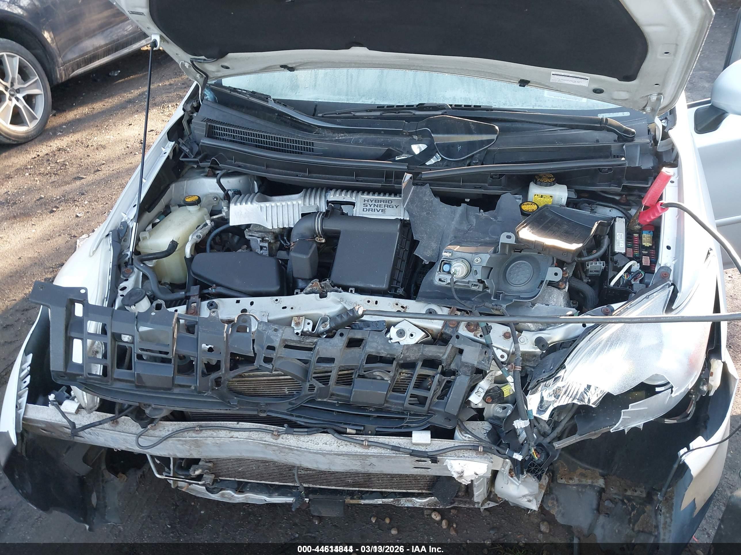 TOYOTA PRIUS image 10