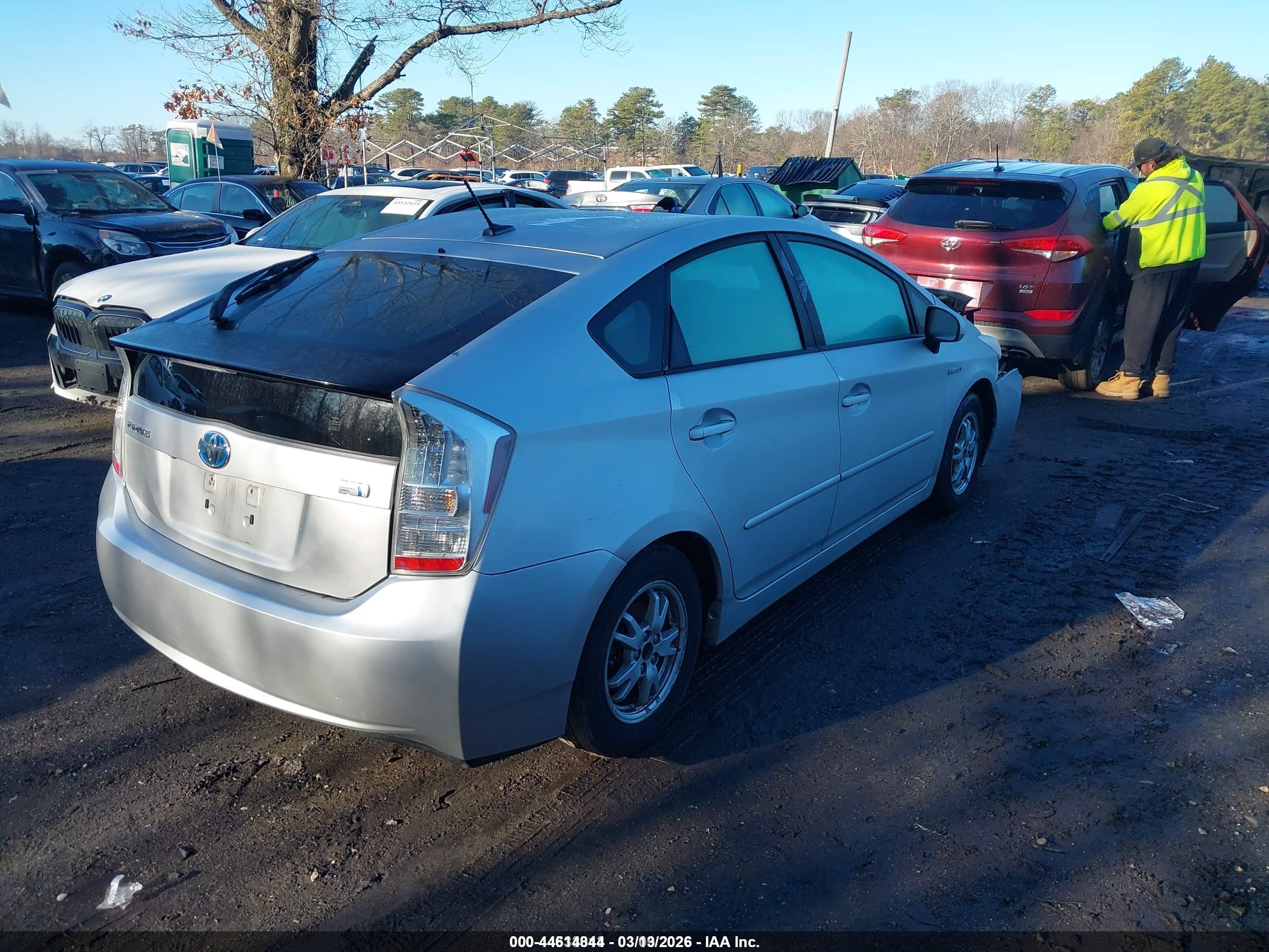 TOYOTA PRIUS image 4
