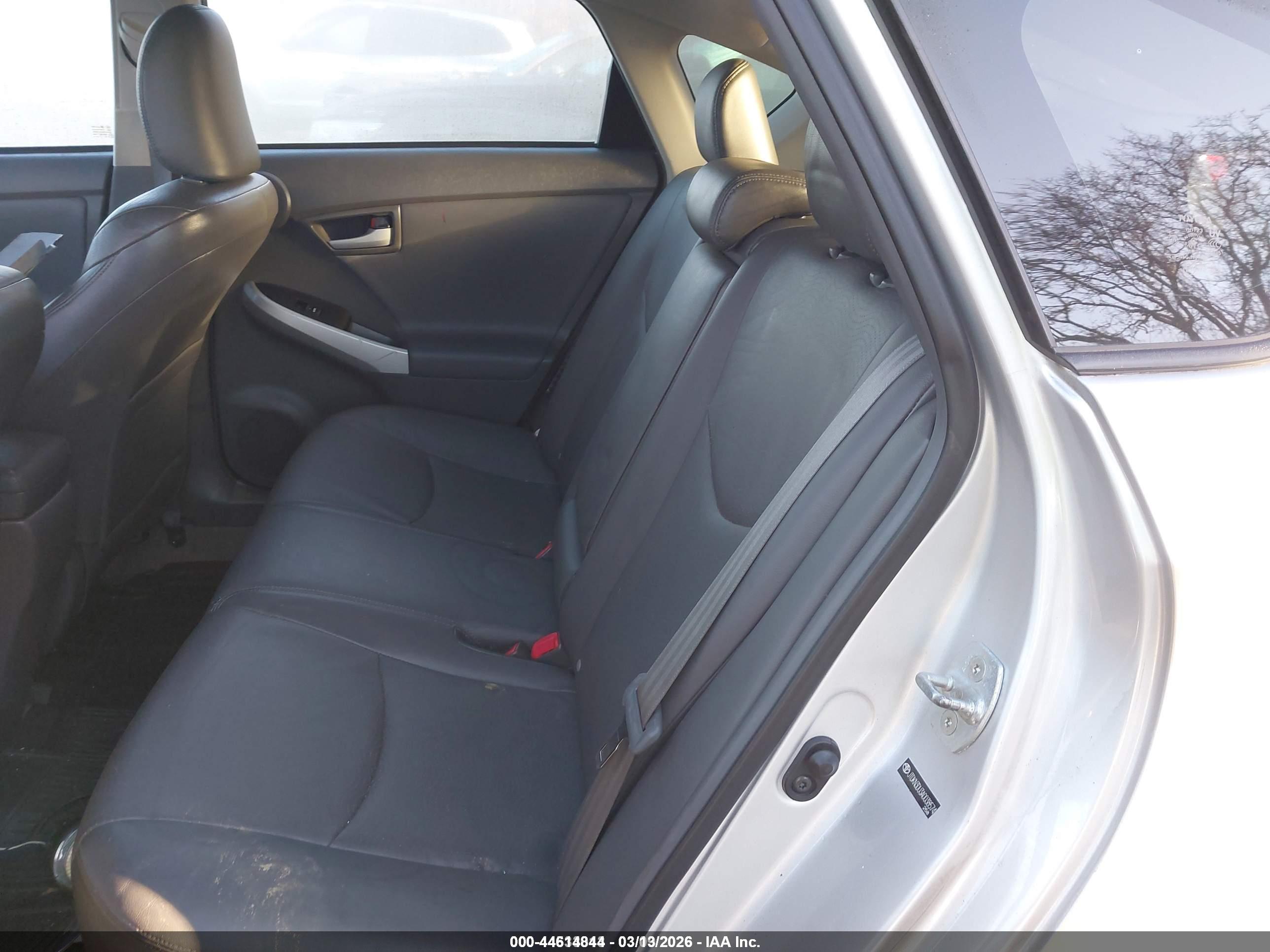 TOYOTA PRIUS image 8