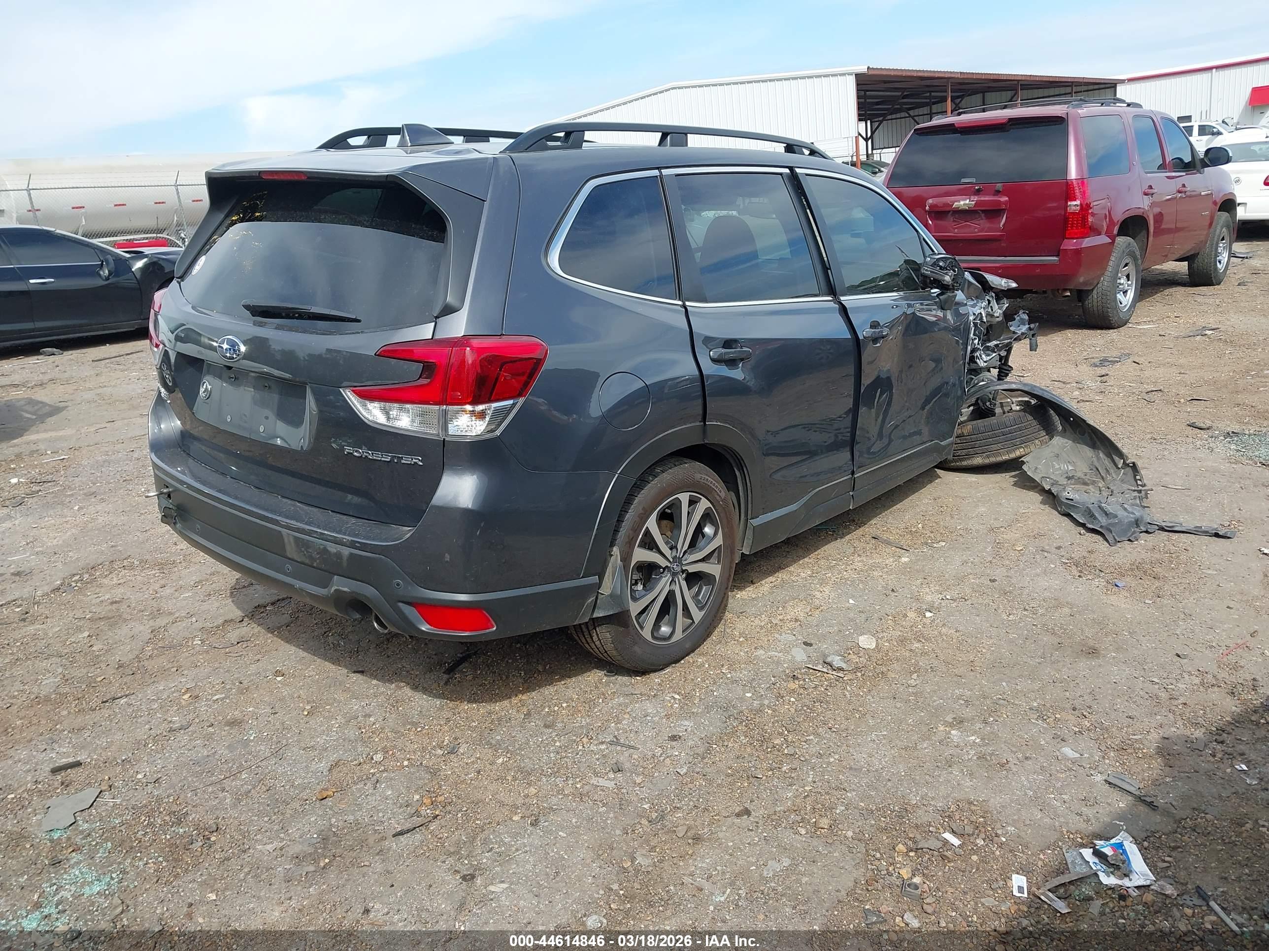 SUBARU FORESTER image 4