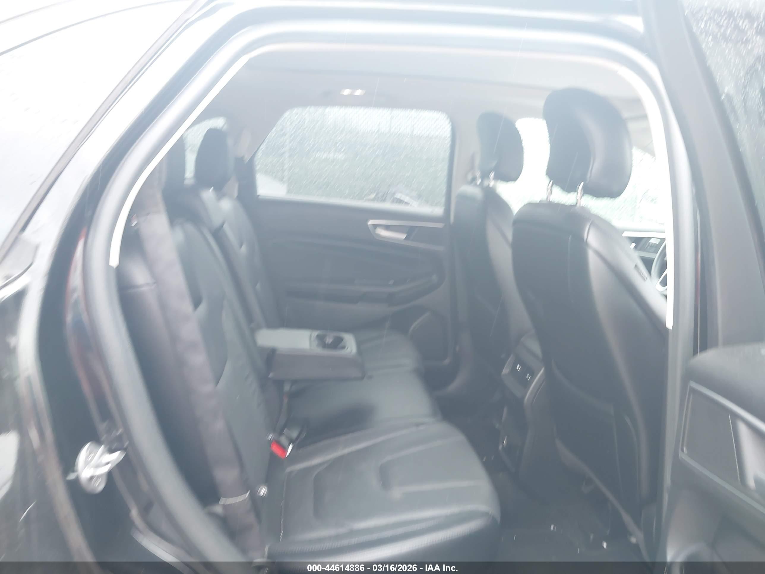 FORD EDGE image 8