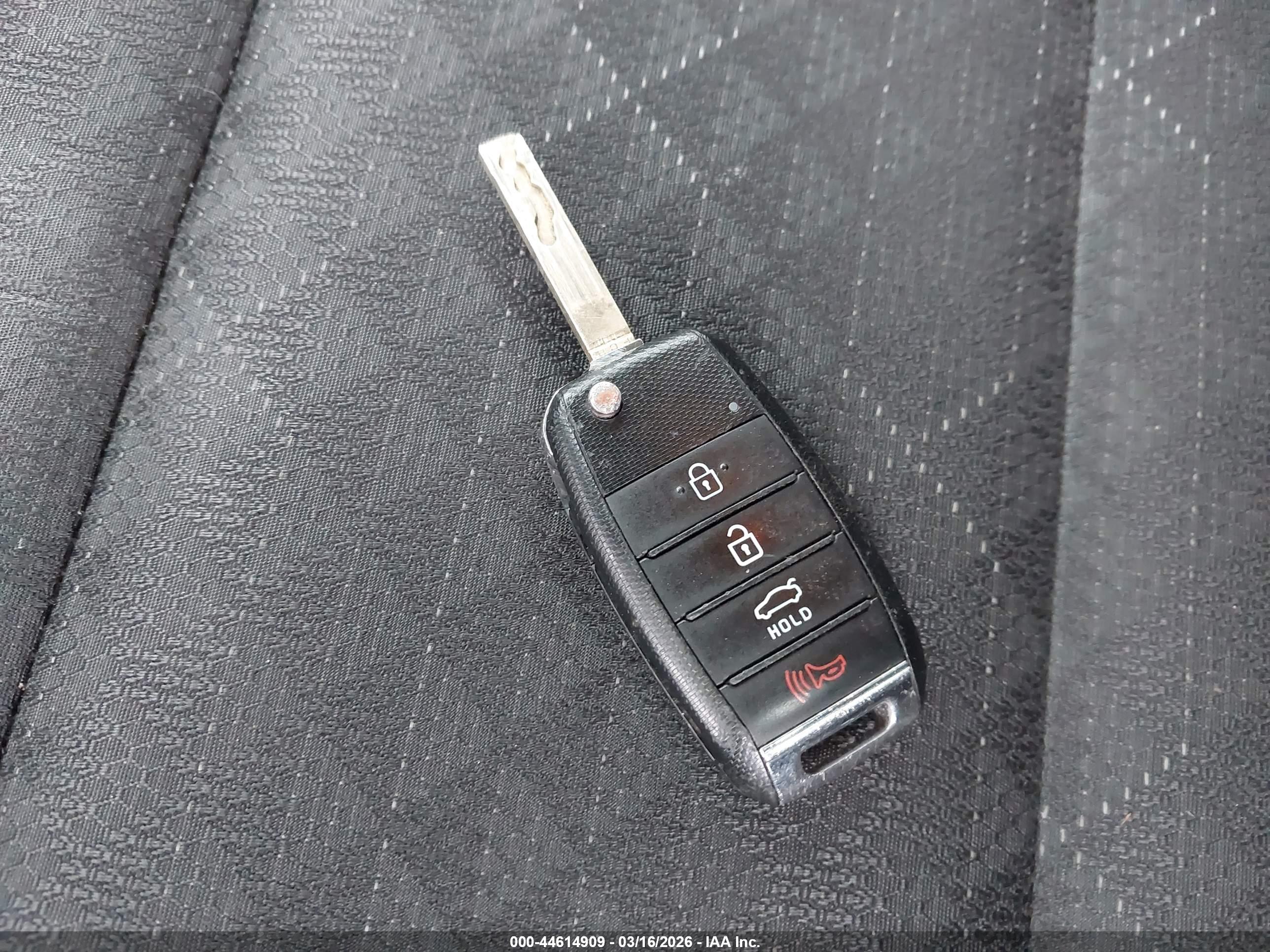 KIA RIO image 11