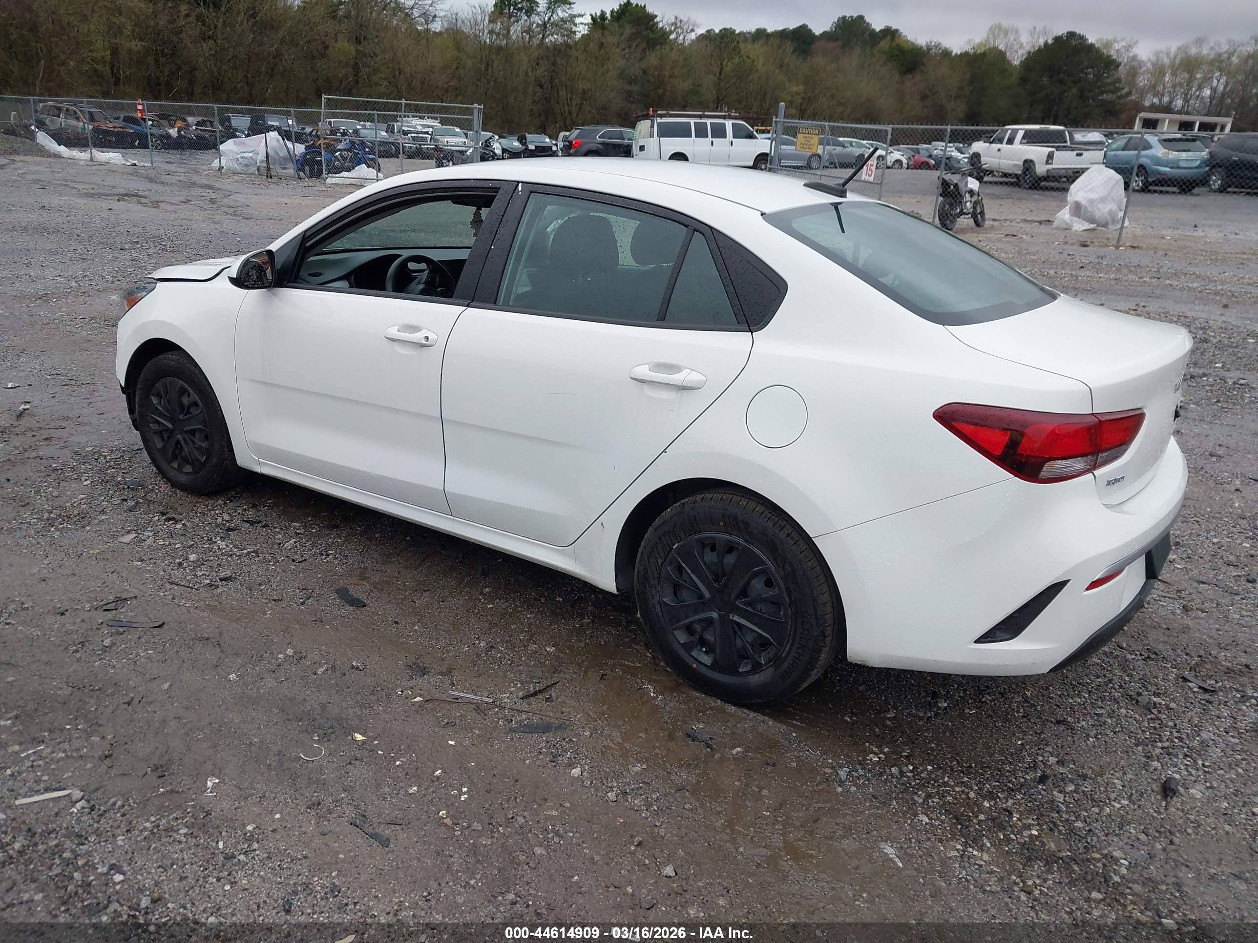 KIA RIO image 3