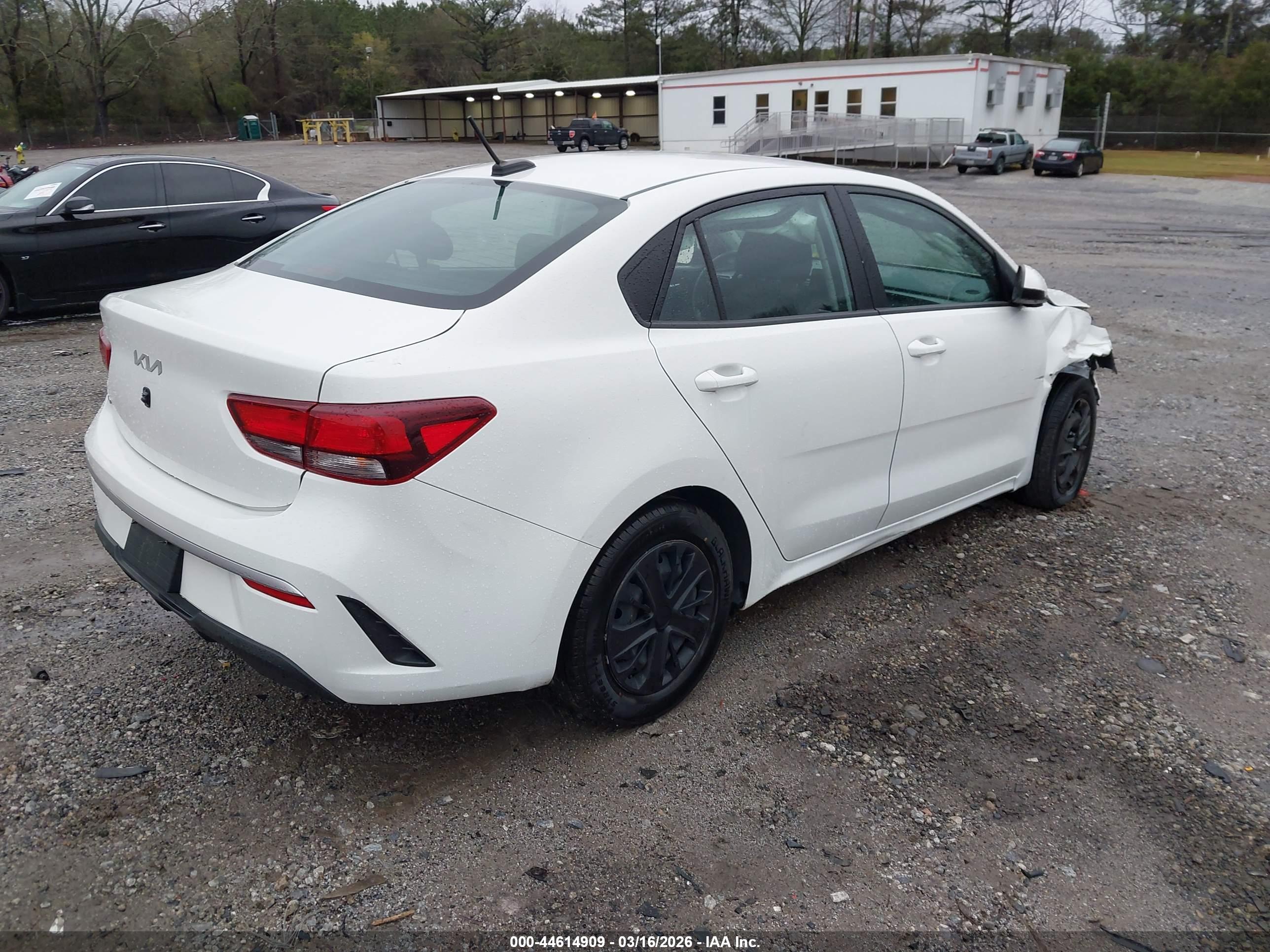 KIA RIO image 4