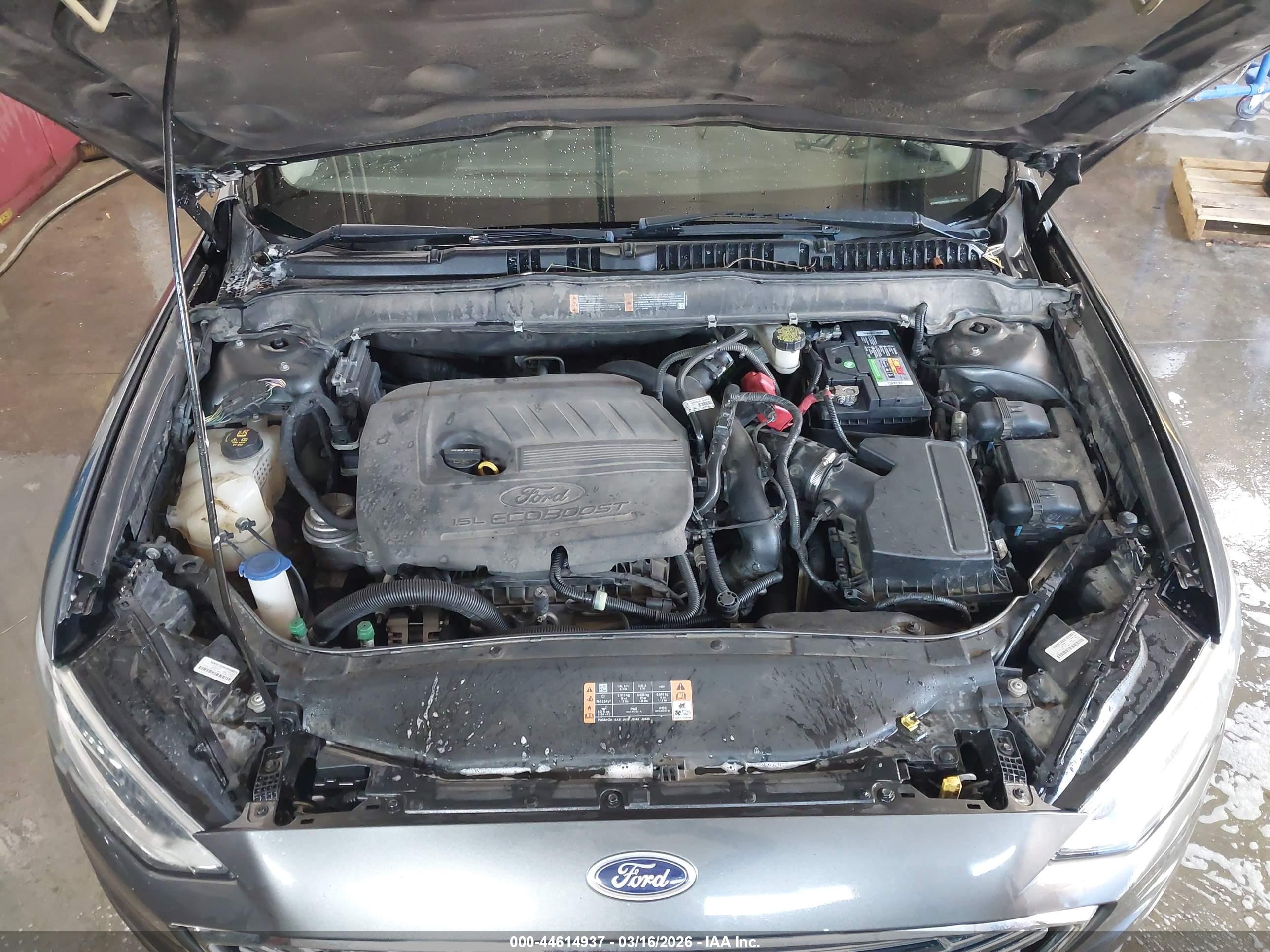 FORD FUSION image 10
