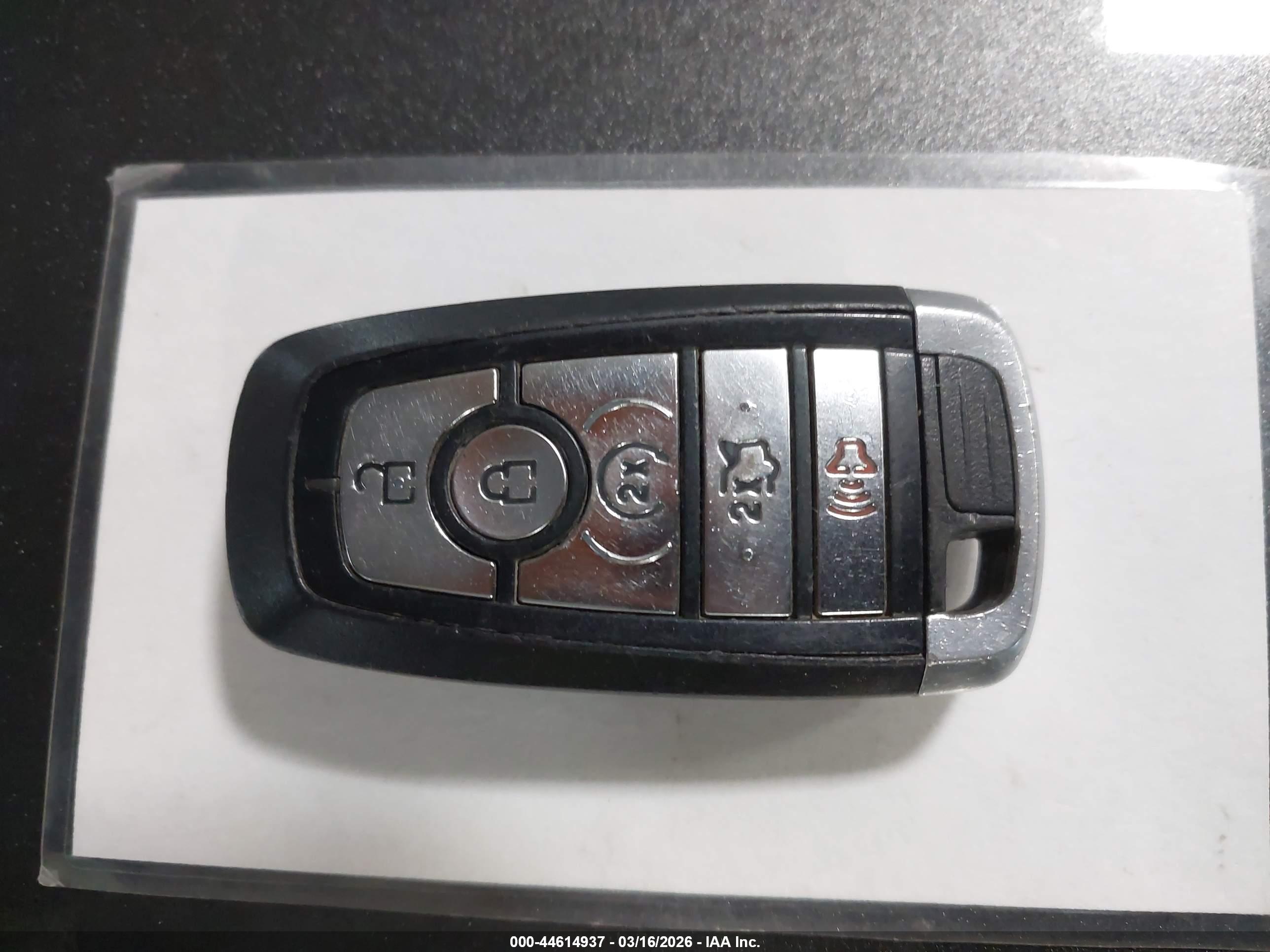 FORD FUSION image 11