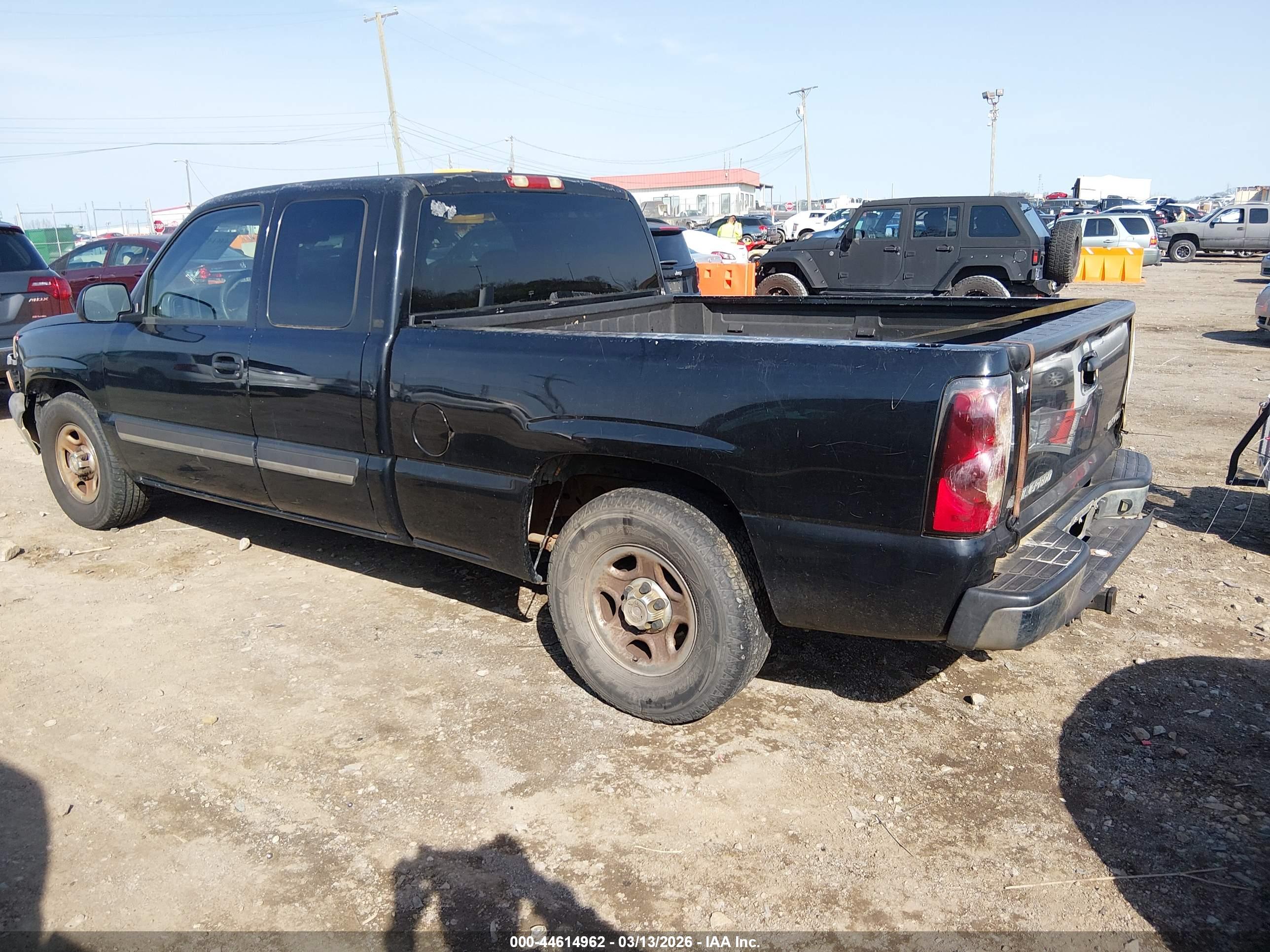 CHEVROLET SILVERADO image 3