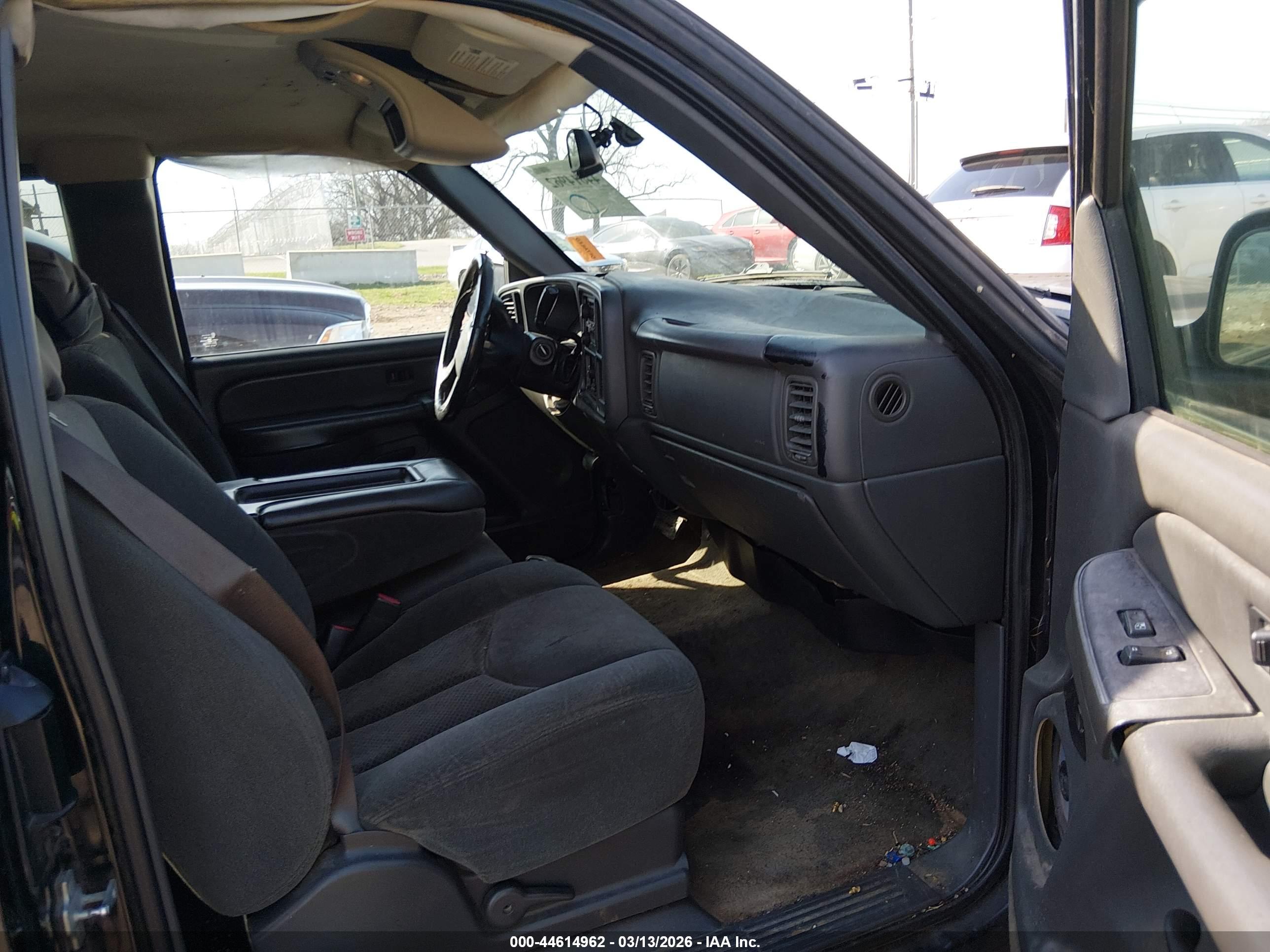 CHEVROLET SILVERADO image 5