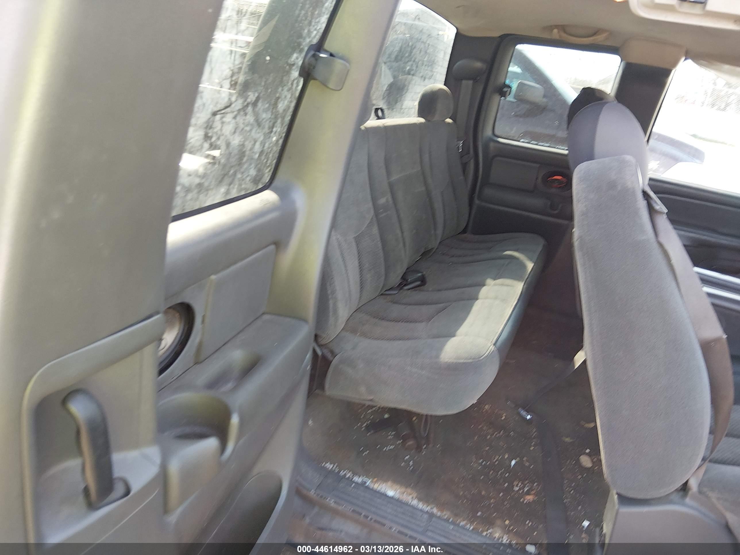 CHEVROLET SILVERADO image 8