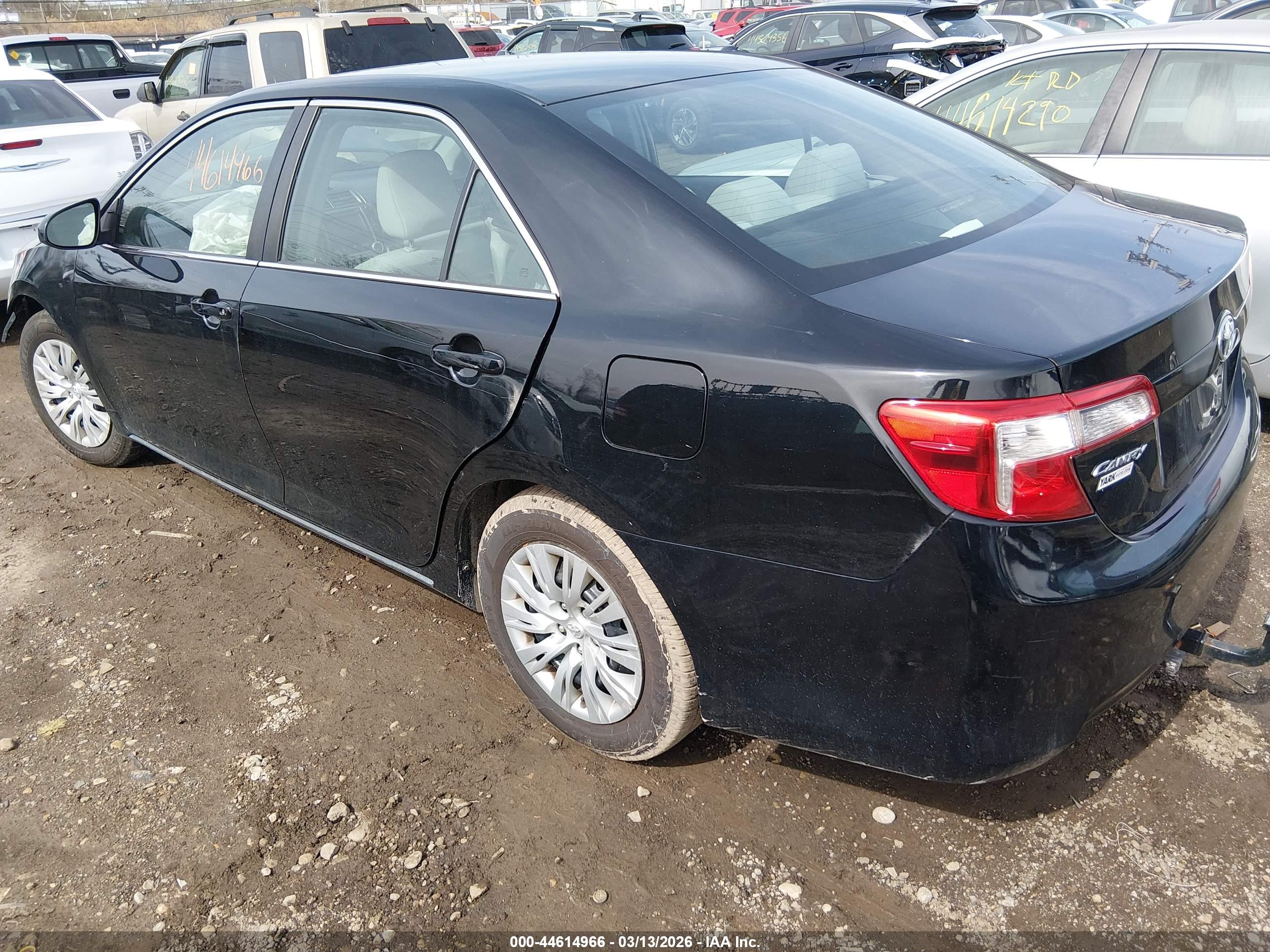 TOYOTA CAMRY image 3