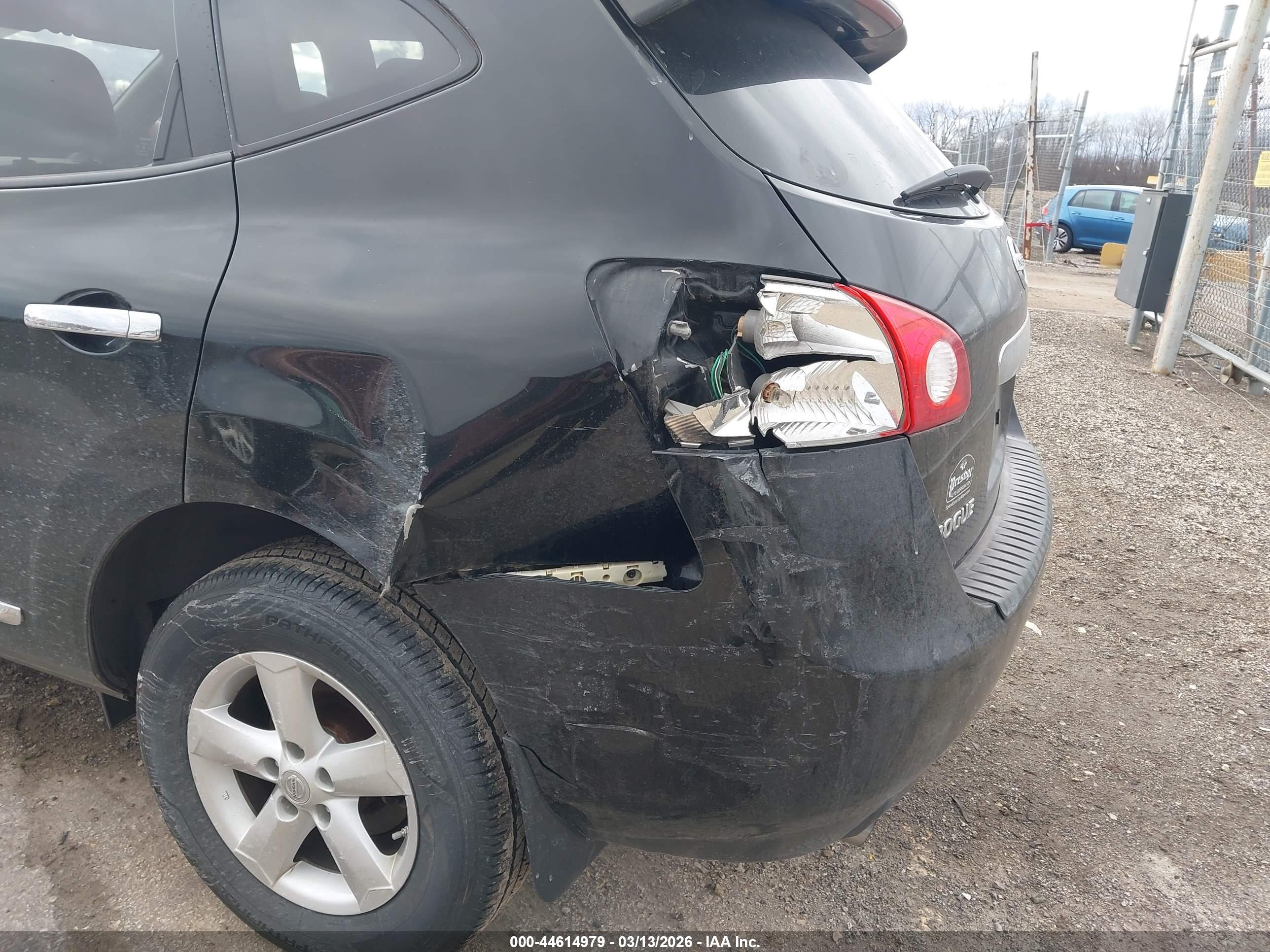 NISSAN ROGUE image 6