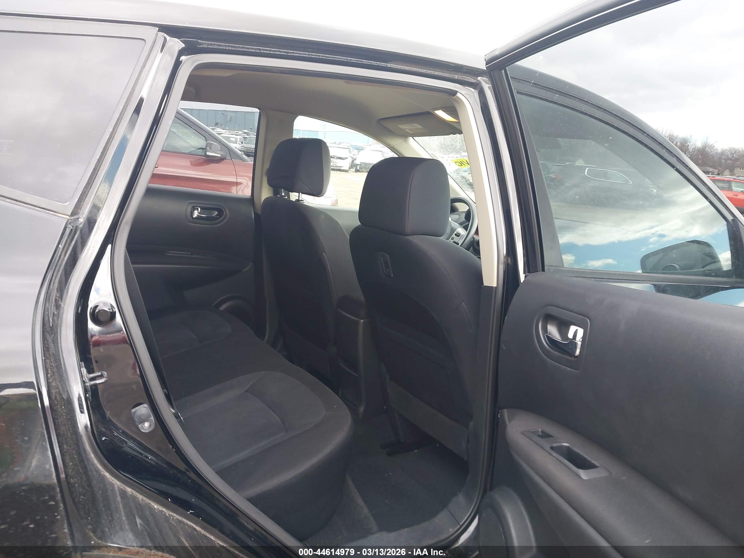 NISSAN ROGUE image 8