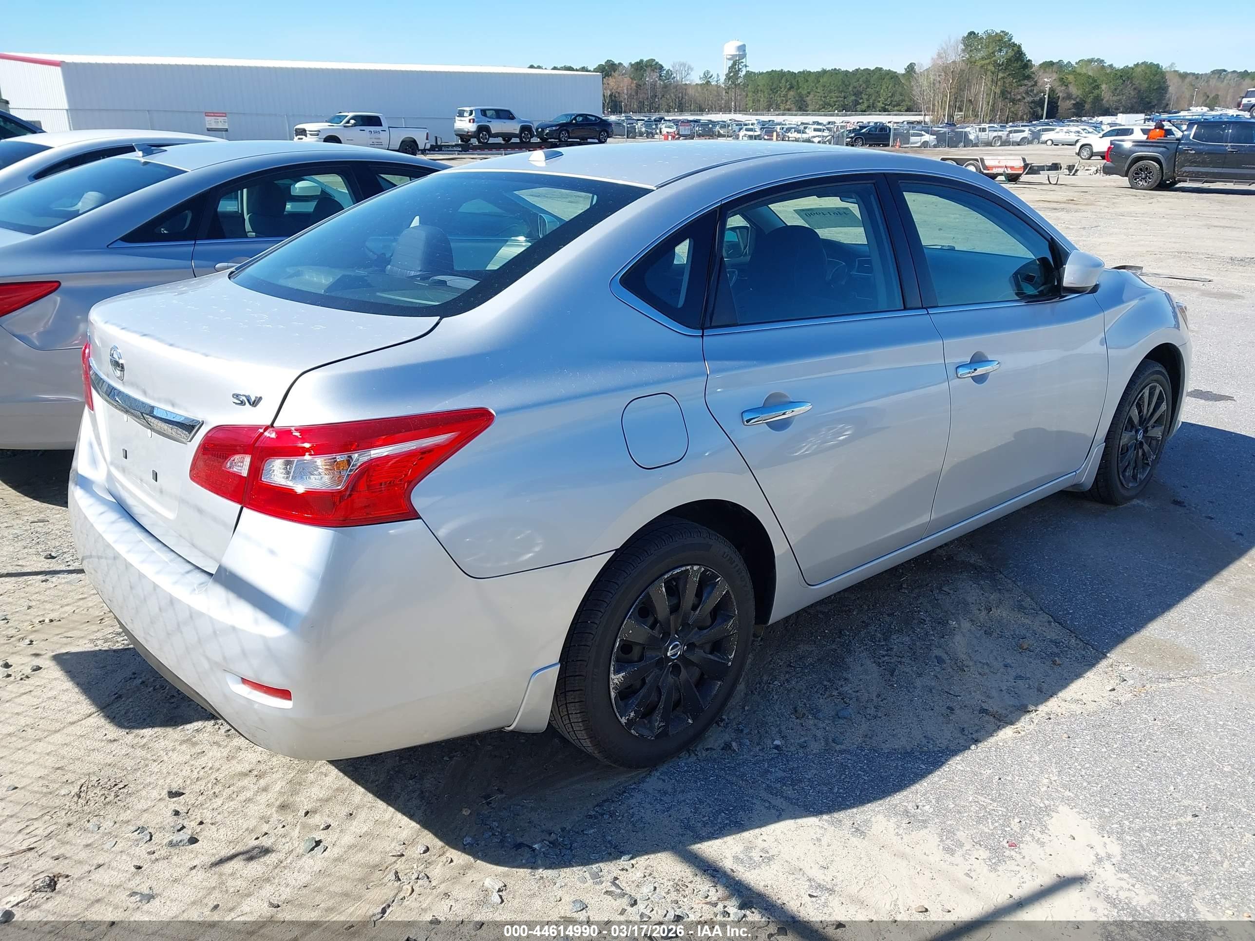 NISSAN SENTRA image 4