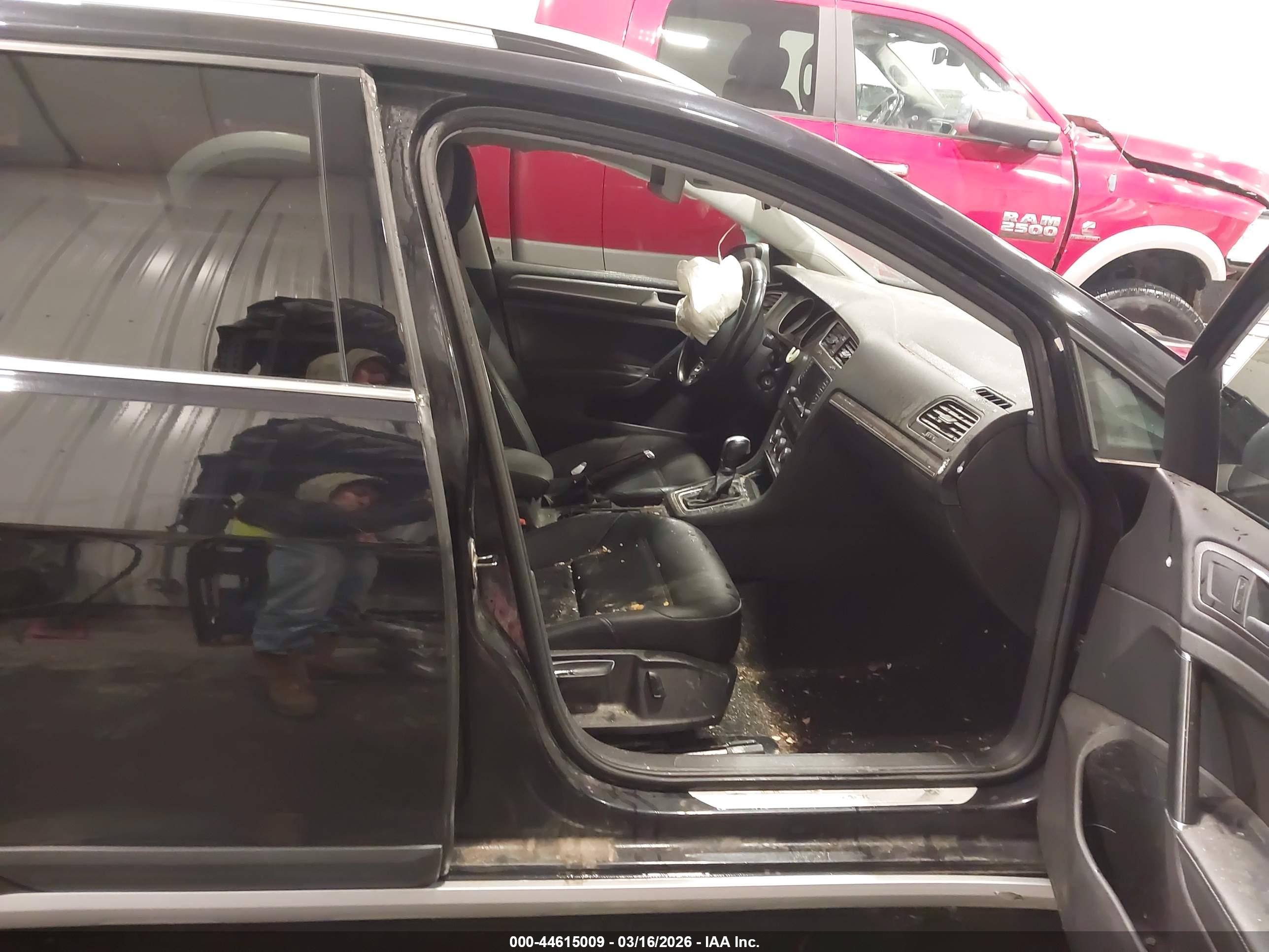 VOLKSWAGEN GOLF image 5