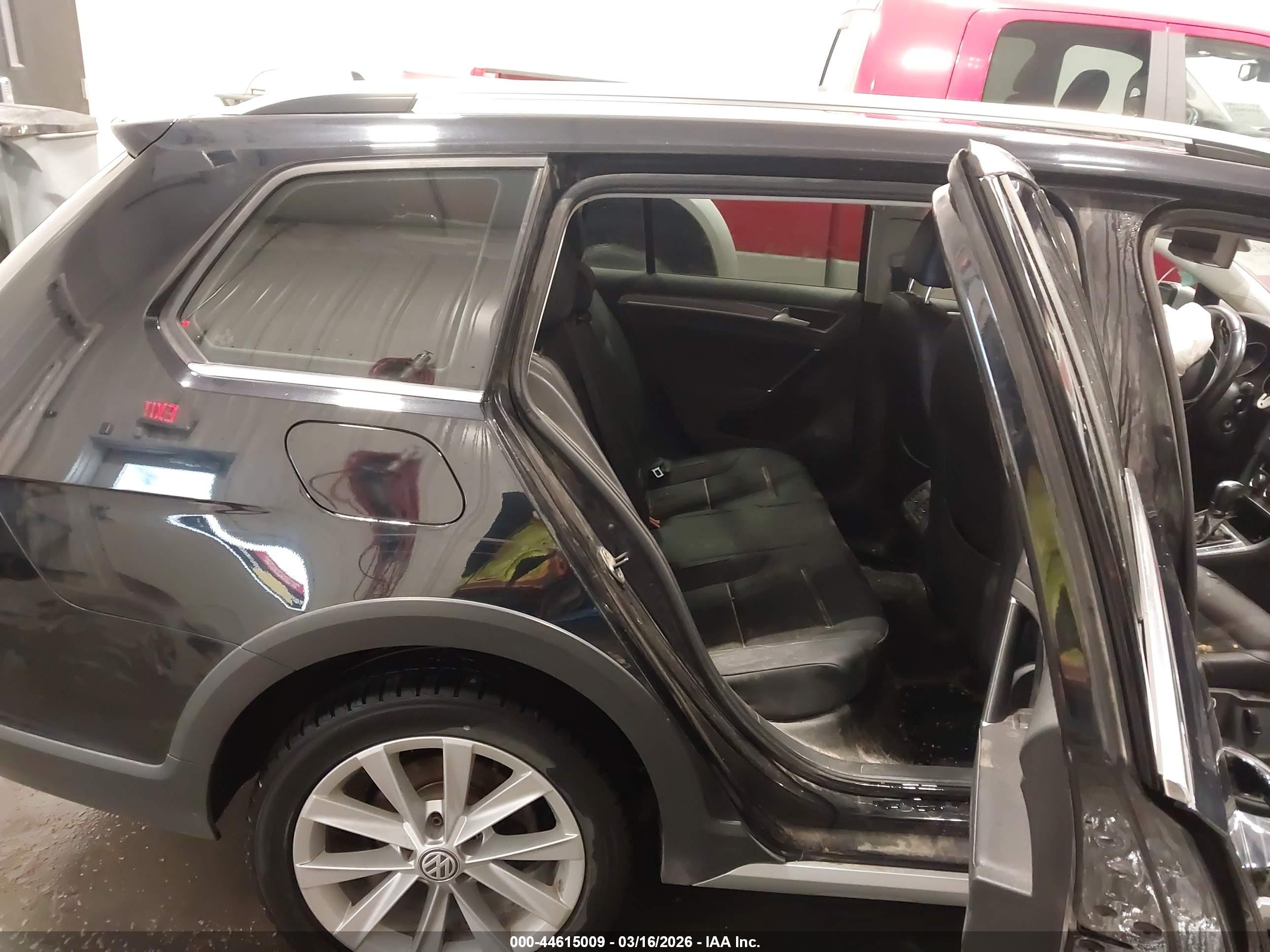 VOLKSWAGEN GOLF image 8