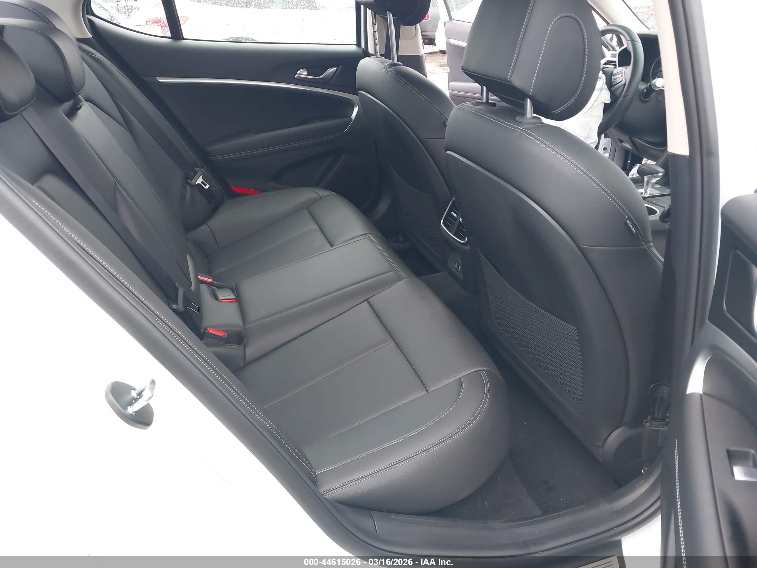 GENESIS G70 image 8