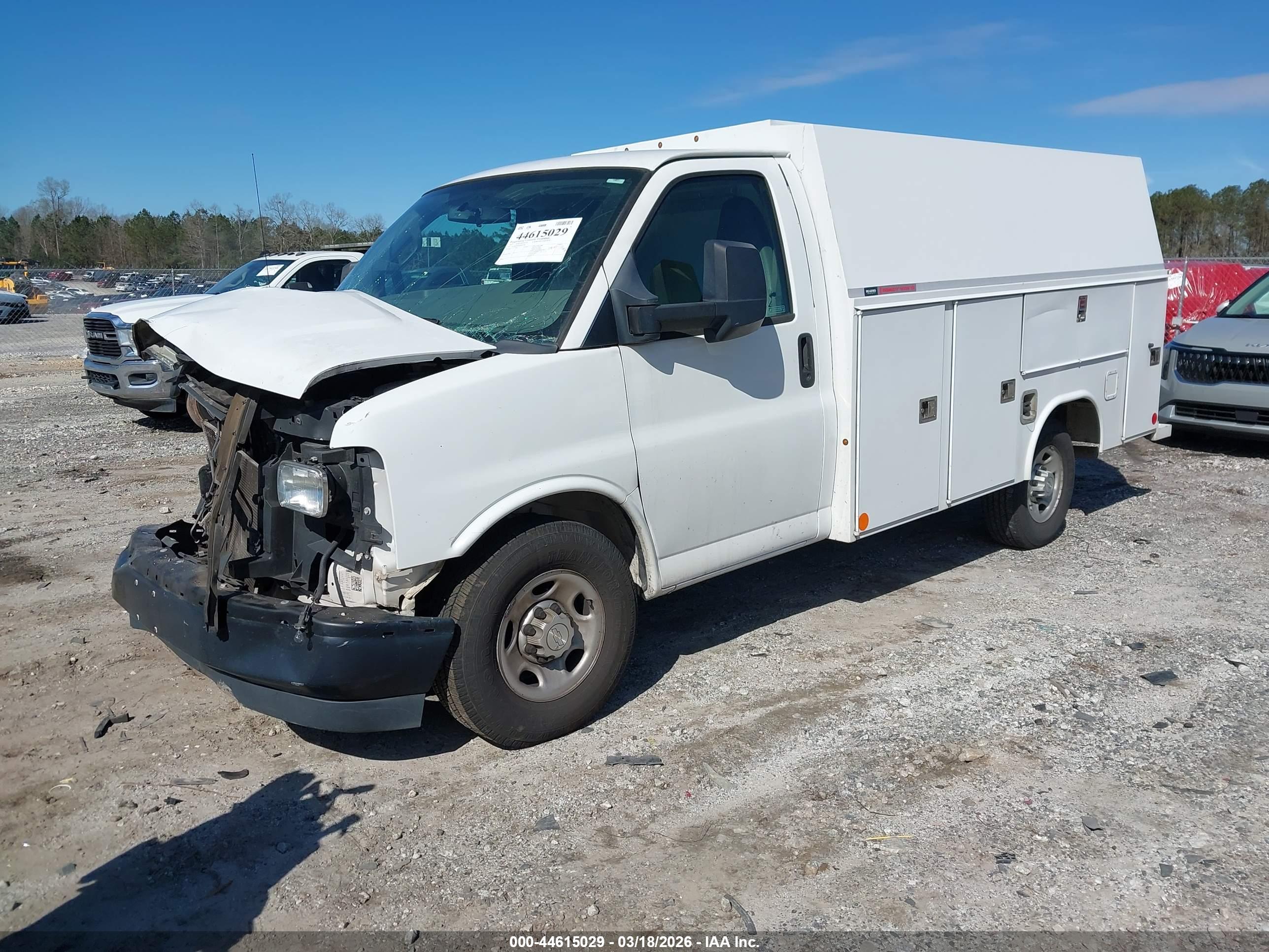 CHEVROLET EXPRESS image 2