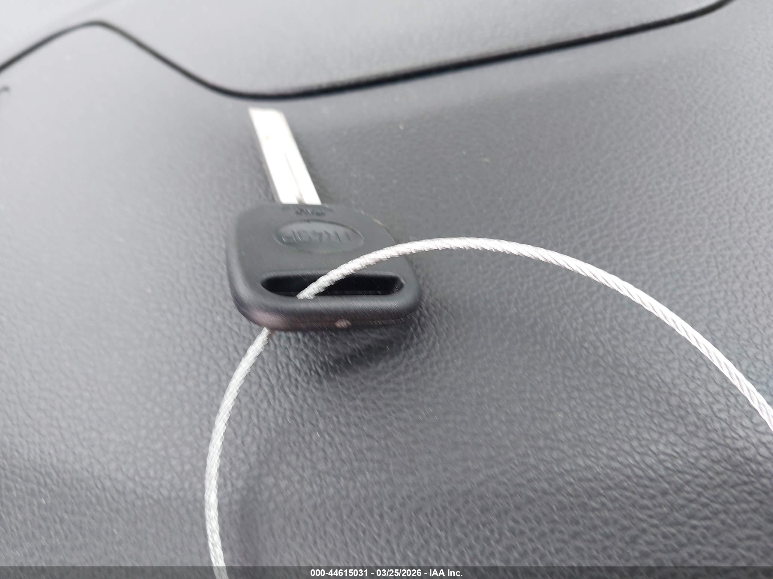 HYUNDAI TUCSON image 11