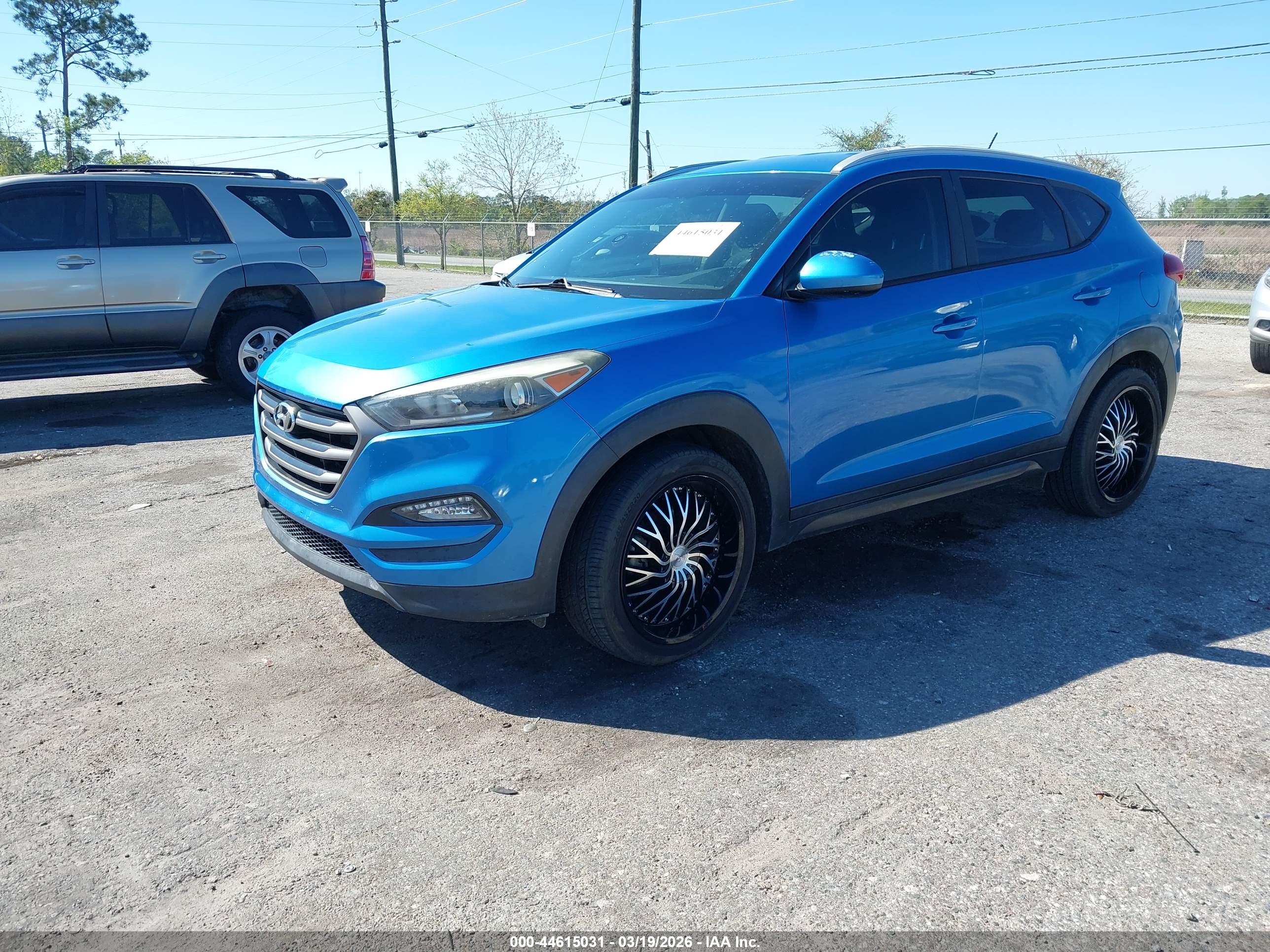 HYUNDAI TUCSON image 2