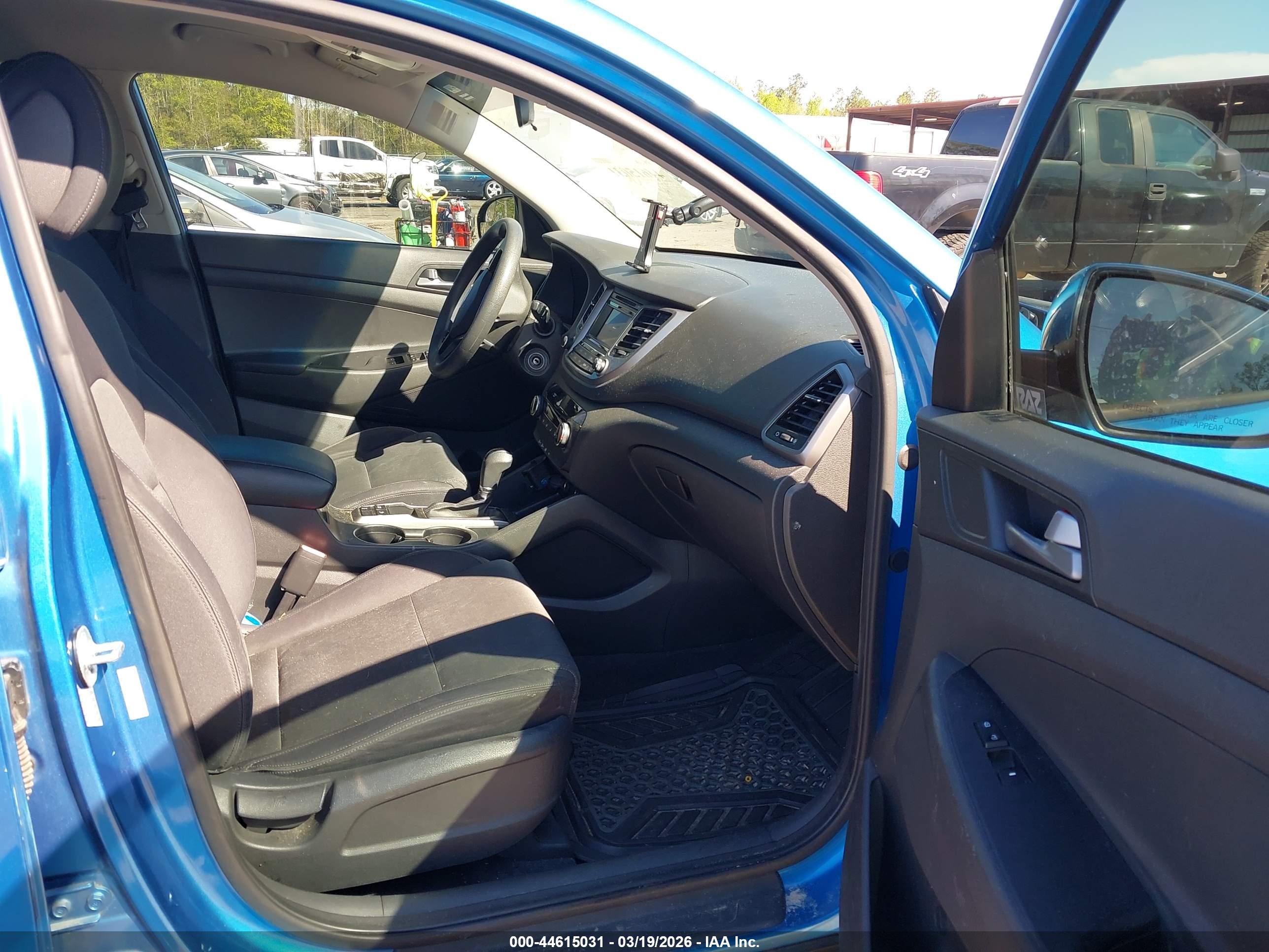 HYUNDAI TUCSON image 5