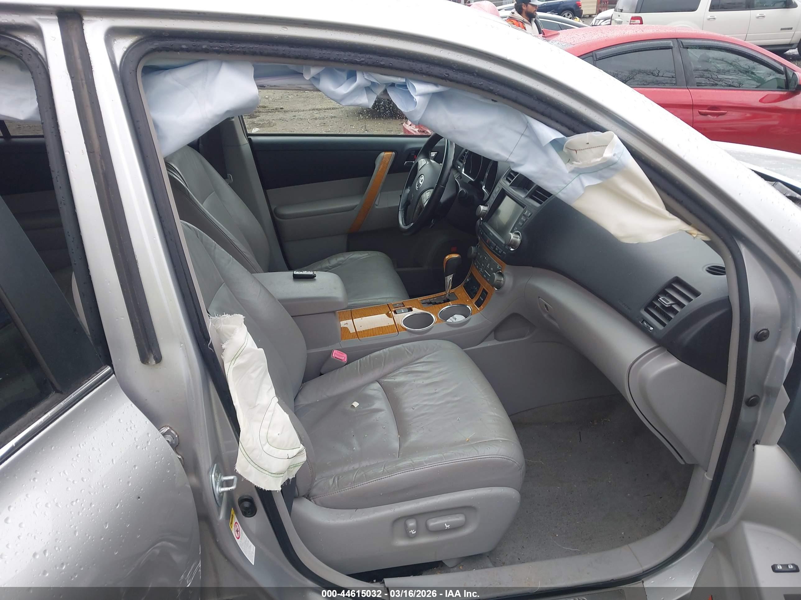 TOYOTA HIGHLANDER image 5