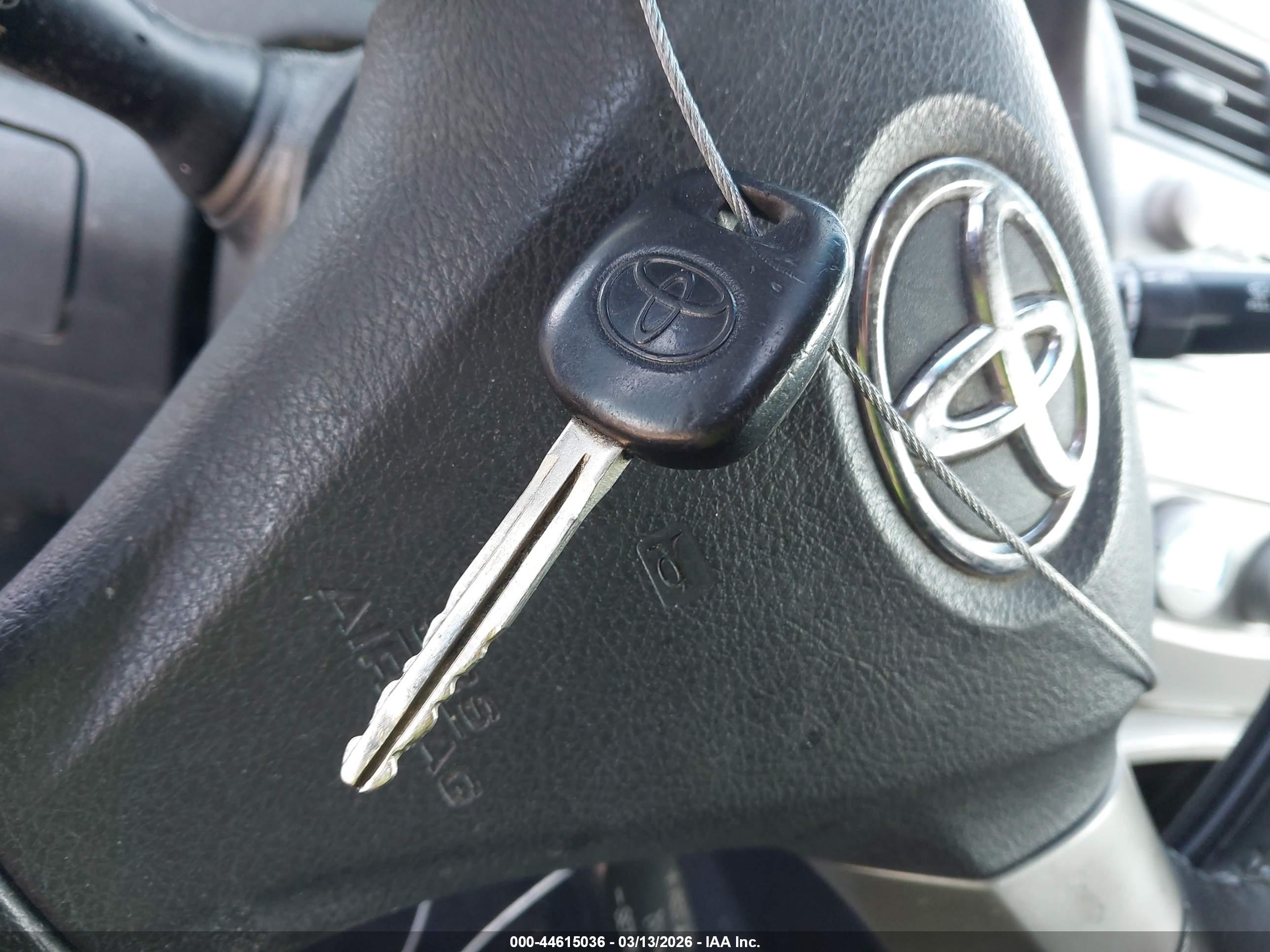 TOYOTA CAMRY image 11