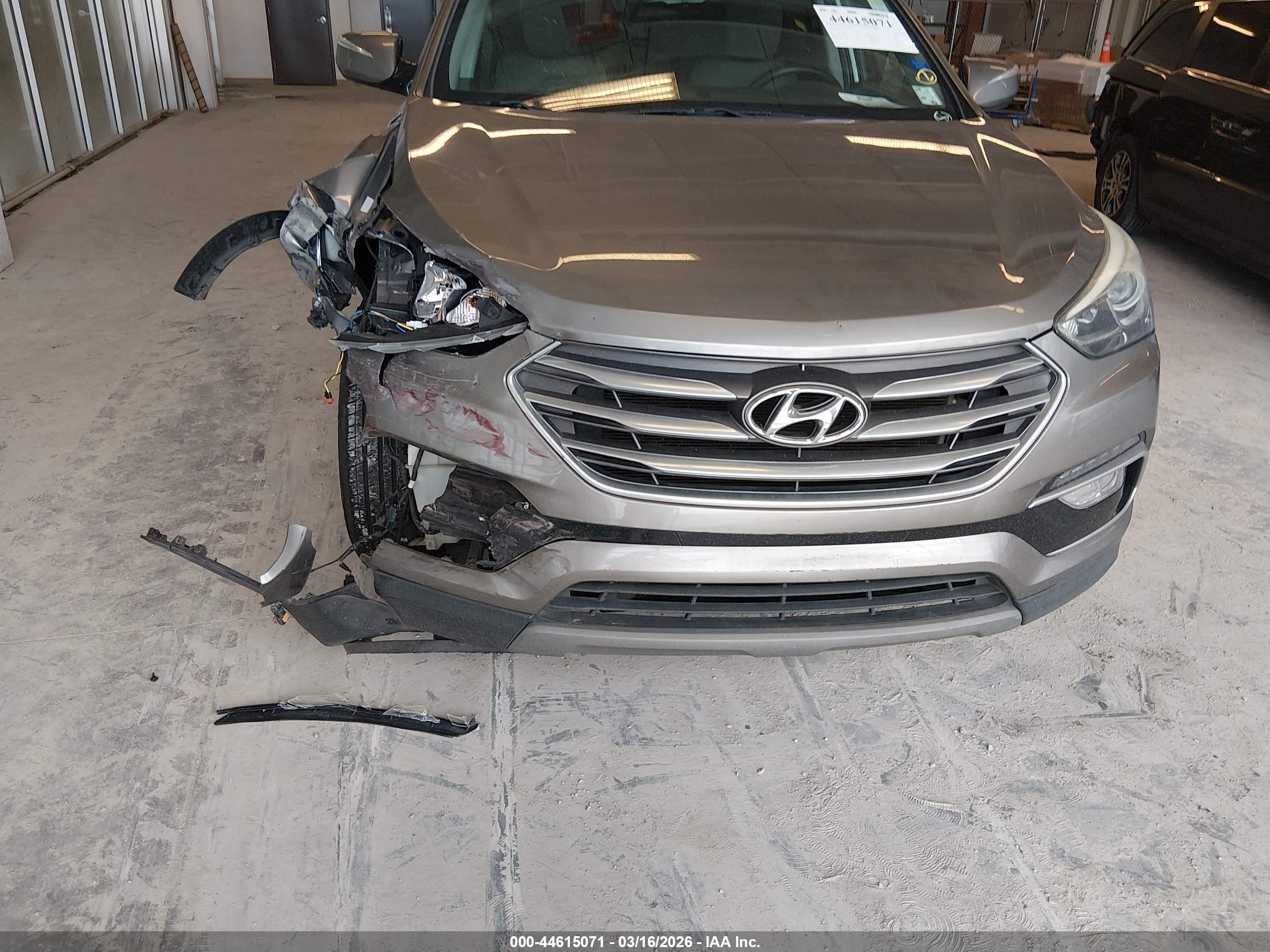 HYUNDAI SANTA image 6
