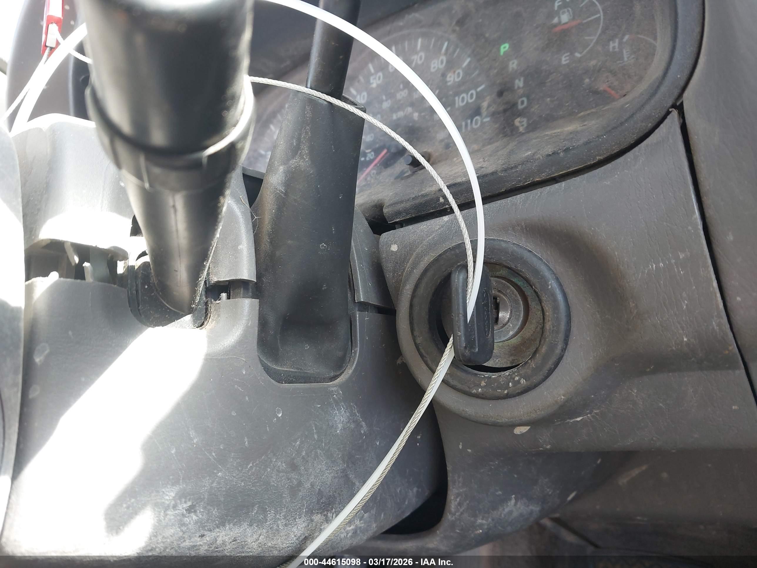 TOYOTA TUNDRA image 11