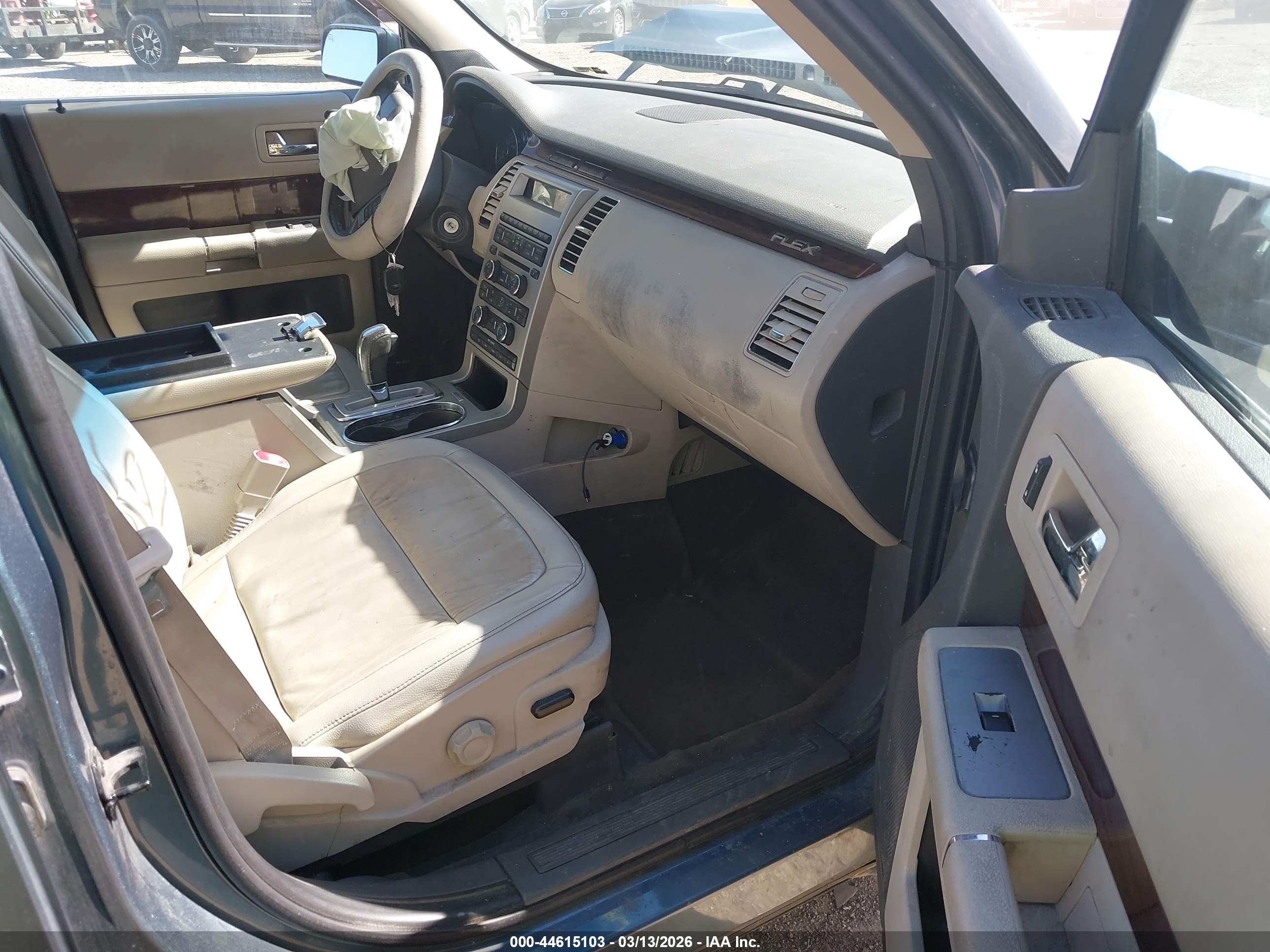 FORD FLEX image 5