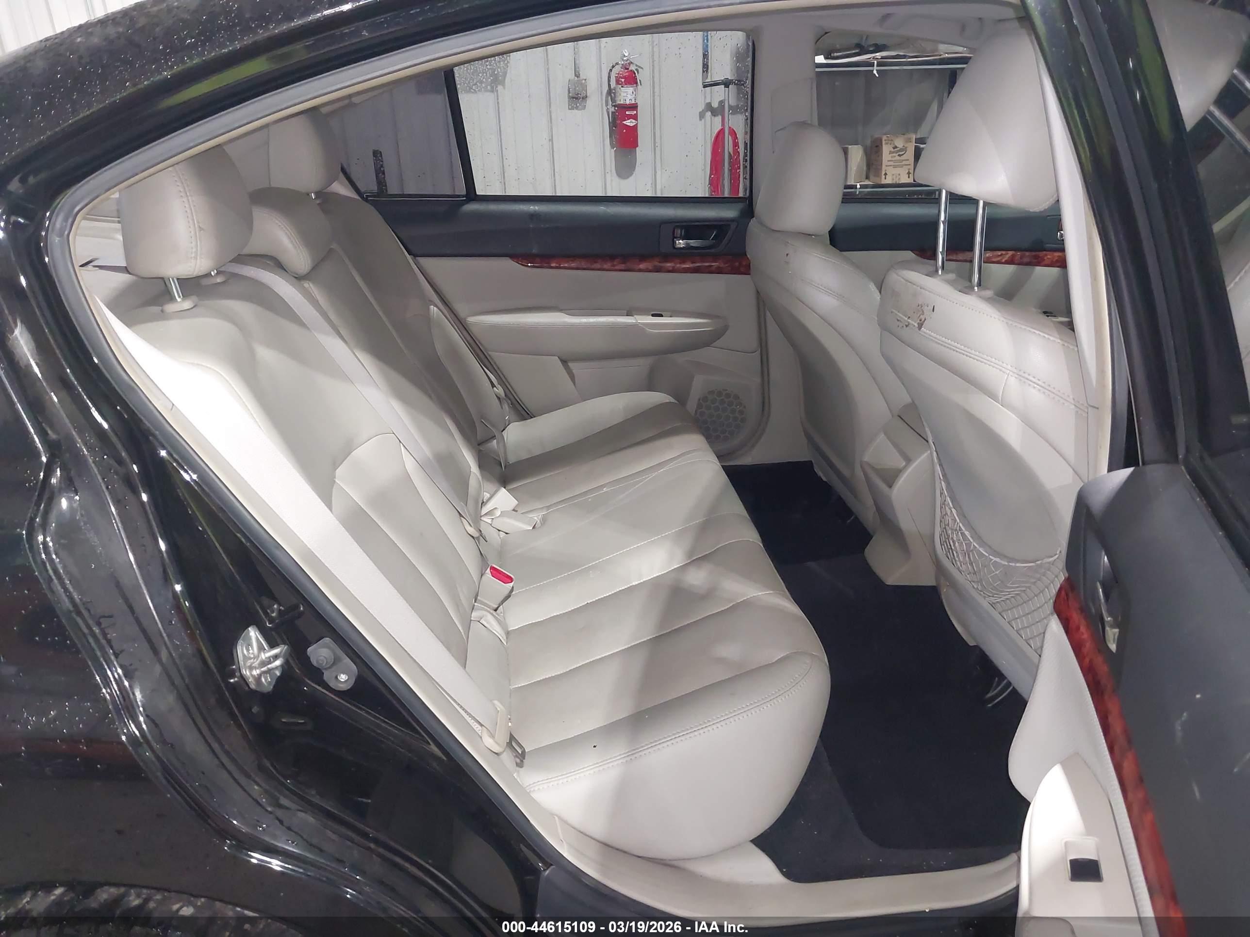 SUBARU LEGACY image 8