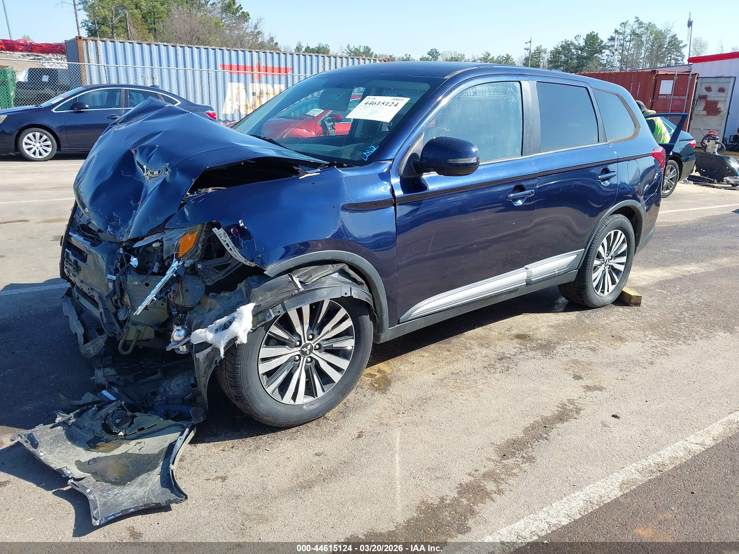 MITSUBISHI OUTLANDER image 2