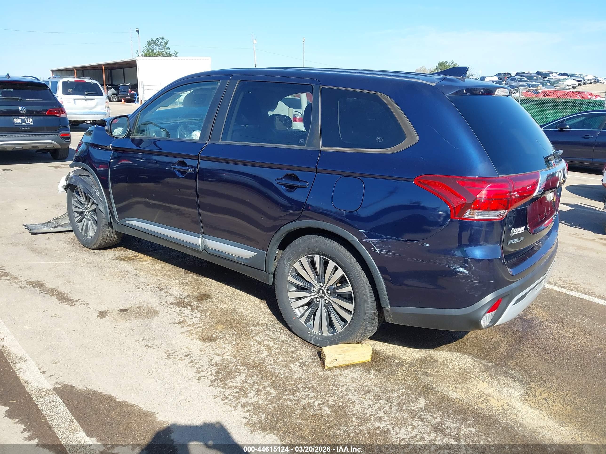 MITSUBISHI OUTLANDER image 3