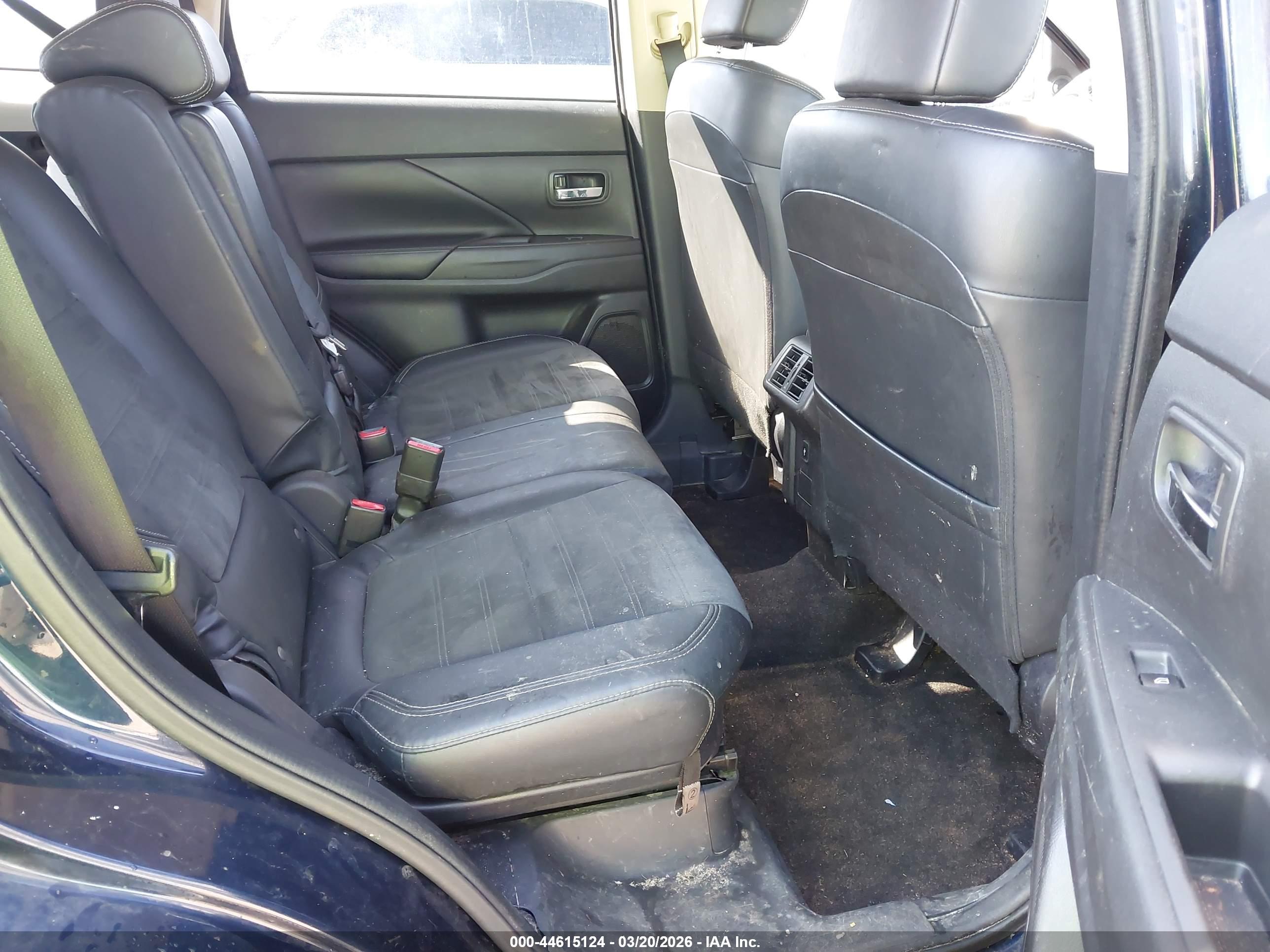 MITSUBISHI OUTLANDER image 8